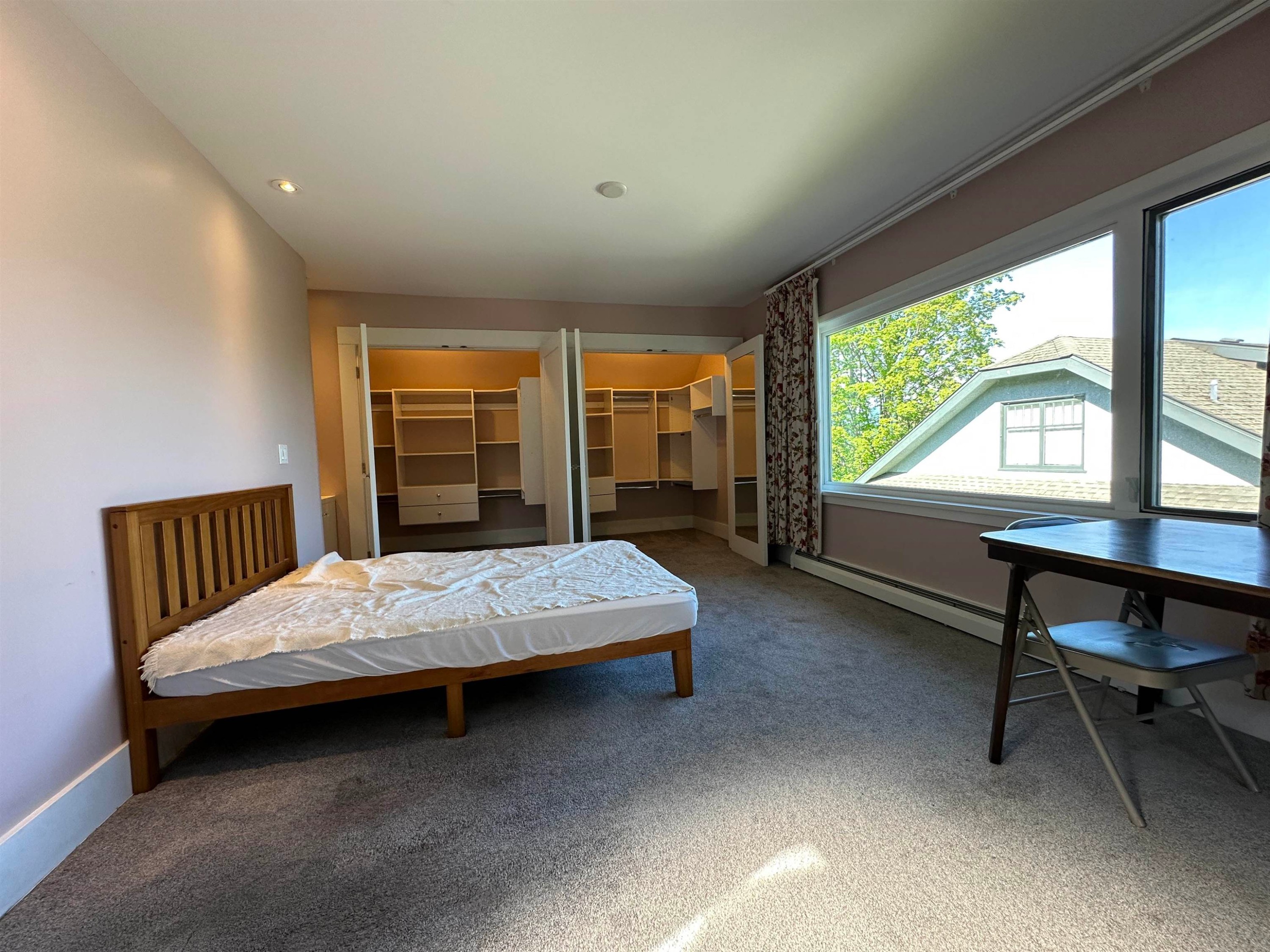 4678 3Rd Avenue W, Vancouver, BC