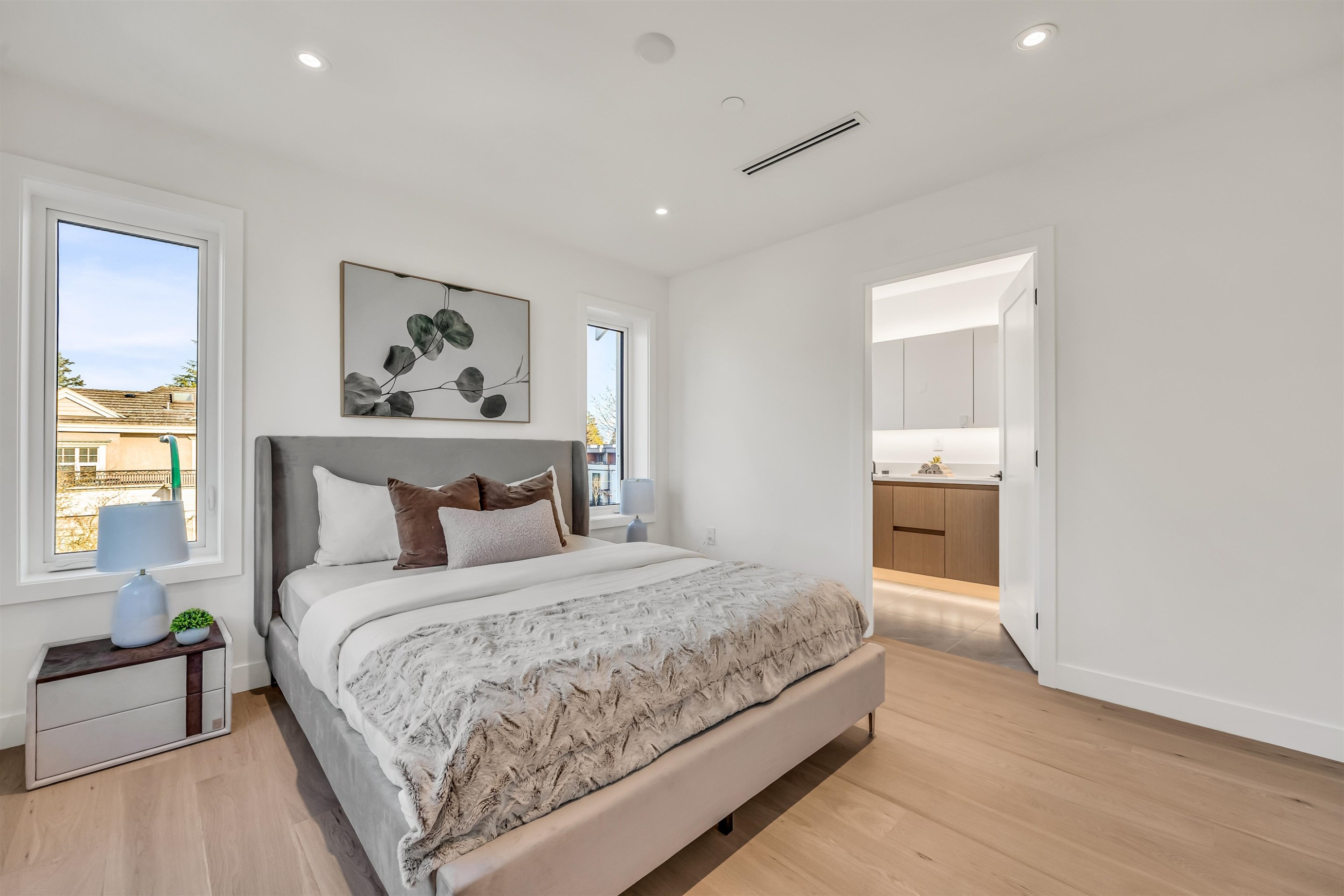 1008 52Nd Avenue W, Vancouver, BC