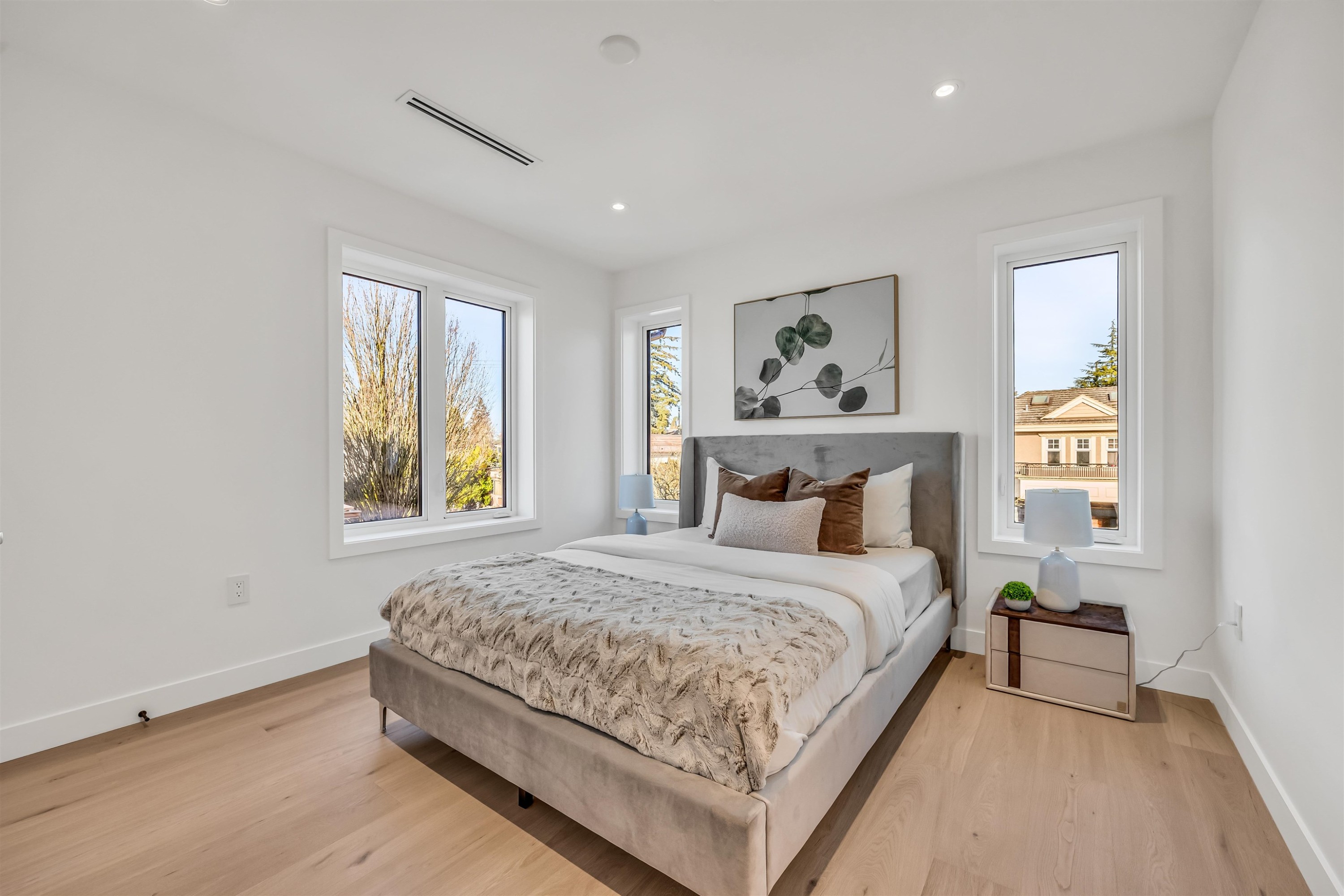 1008 52Nd Avenue W, Vancouver, BC