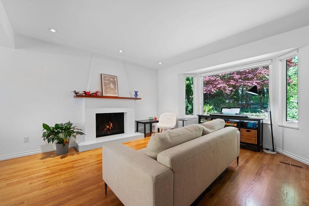 707 Braemar Road E, North Vancouver, BC