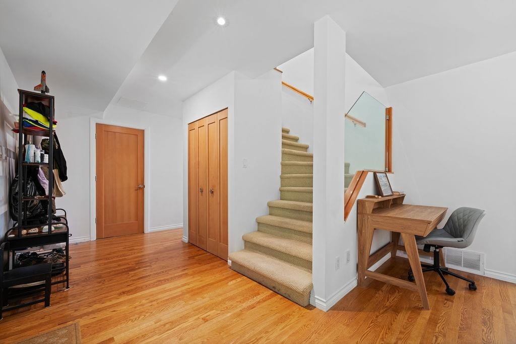 707 Braemar Road E, North Vancouver, BC