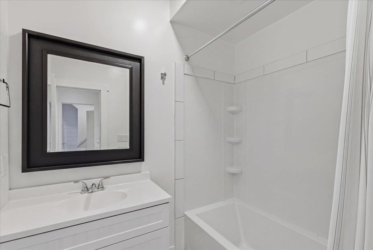 14 14Th Avenue W, Vancouver, BC