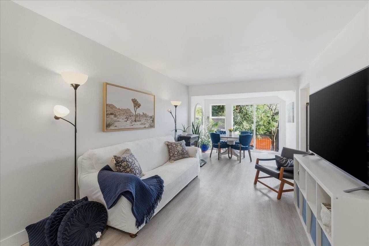 14 14Th Avenue W, Vancouver, BC