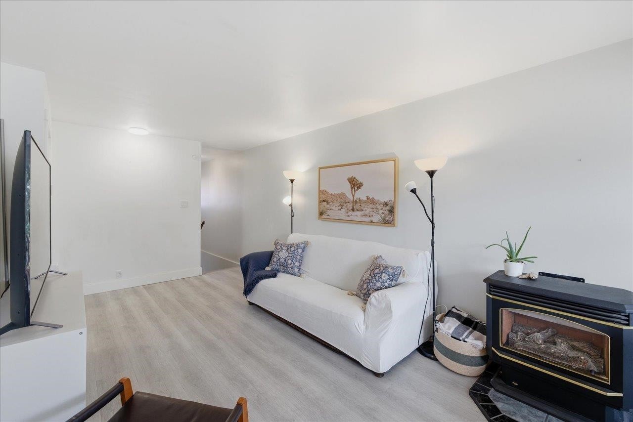 14 14Th Avenue W, Vancouver, BC