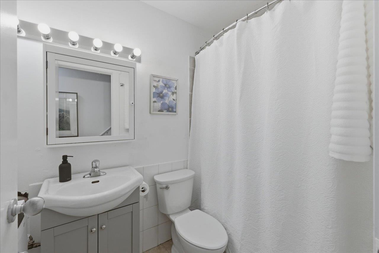 14 14Th Avenue W, Vancouver, BC