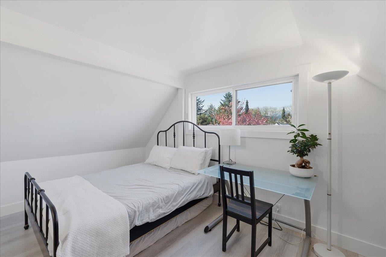 14 14Th Avenue W, Vancouver, BC