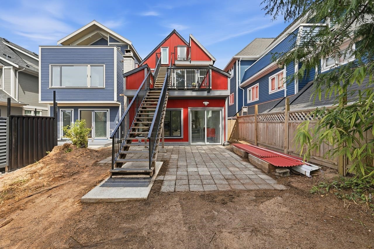 14 14Th Avenue W, Vancouver, BC