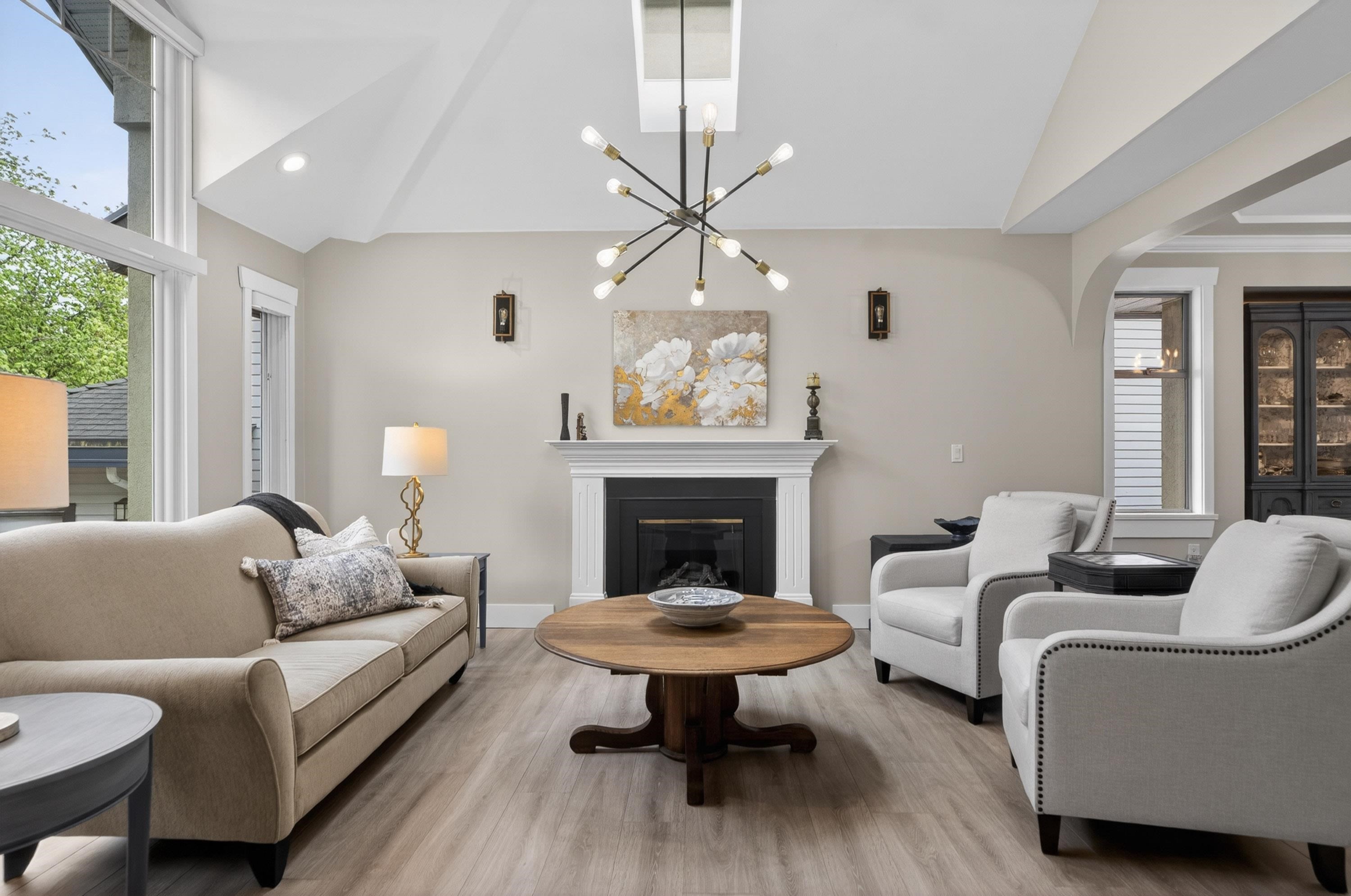 209 Ravine Drive, Port Moody, BC