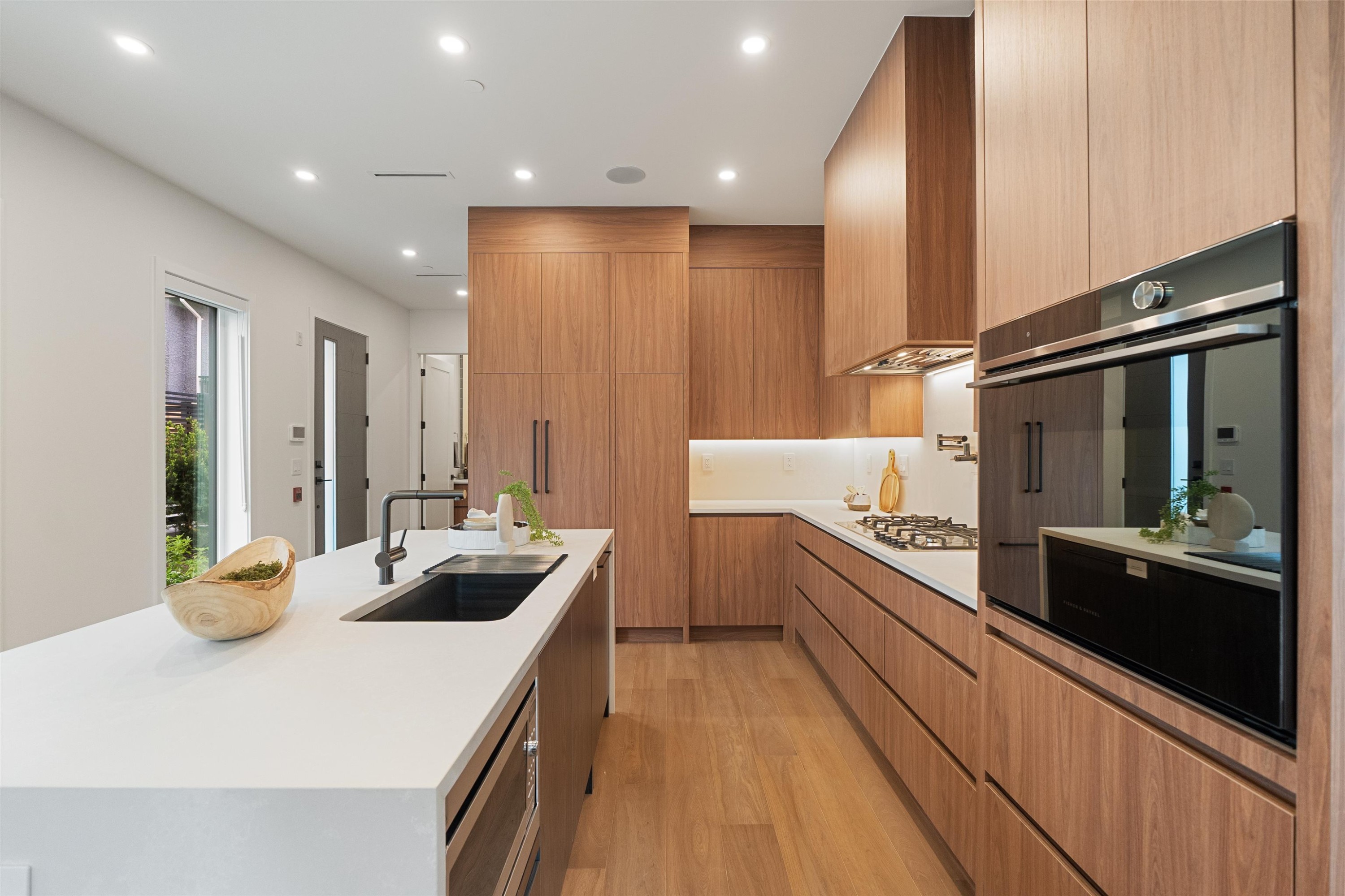 948 57Th Avenue W, Vancouver, BC