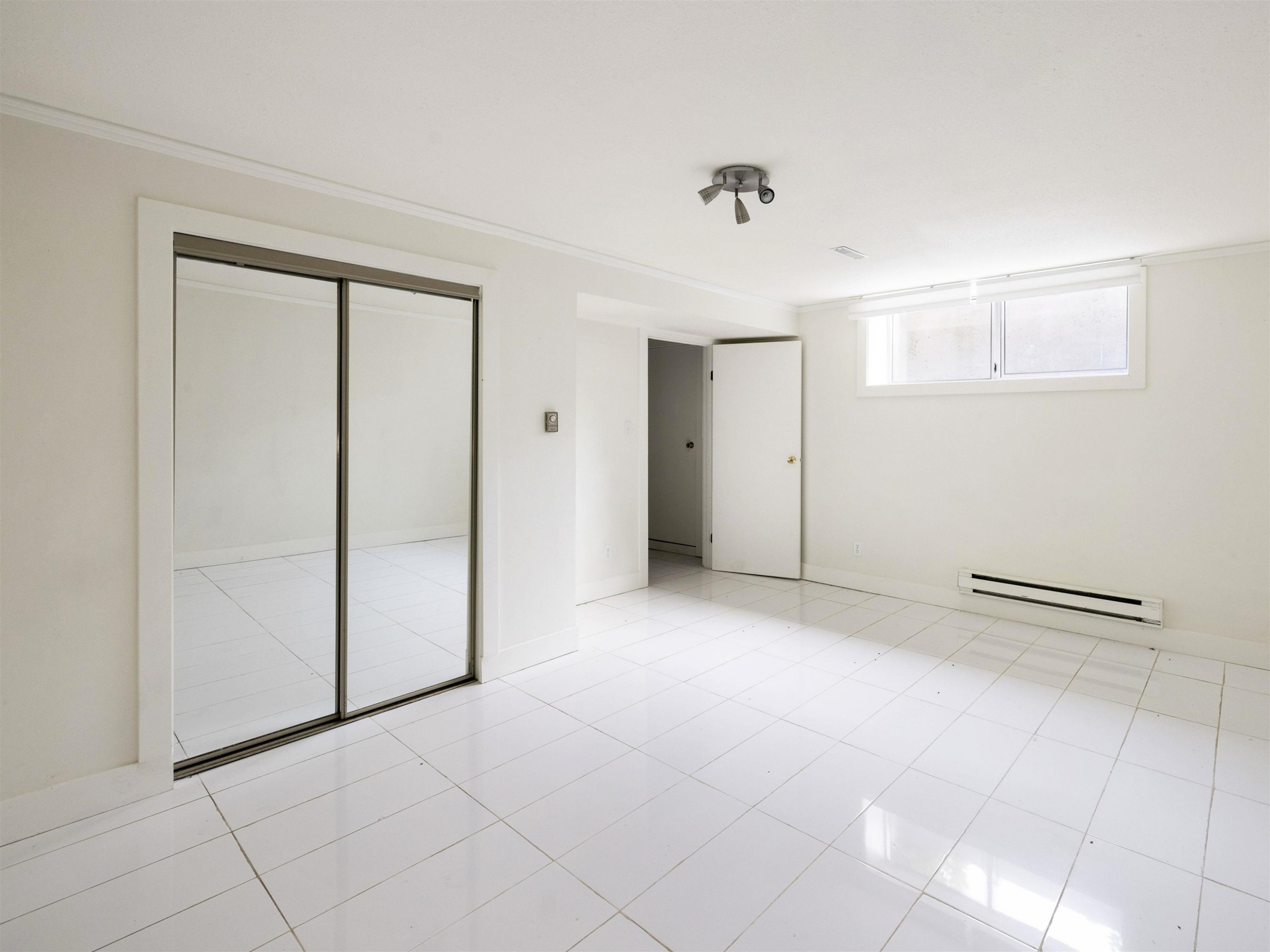 1565 Vinson Creek Road, West Vancouver, BC - Indoor Photo Showing Other Room