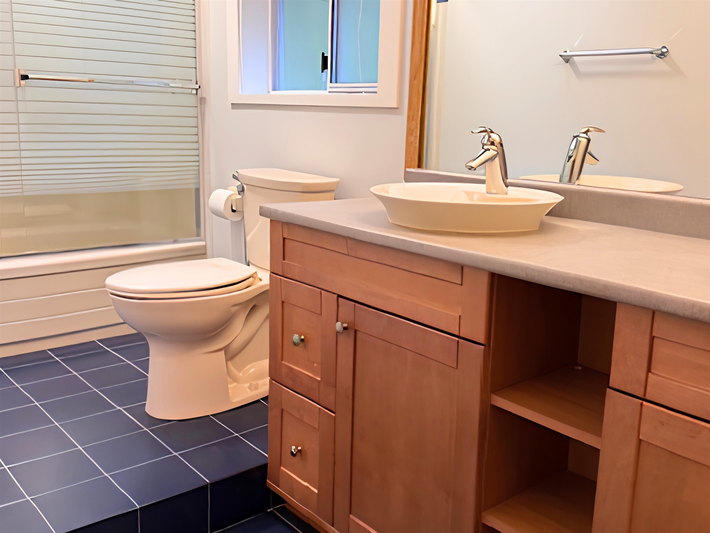 1565 Vinson Creek Road, West Vancouver, BC - Indoor Photo Showing Bathroom