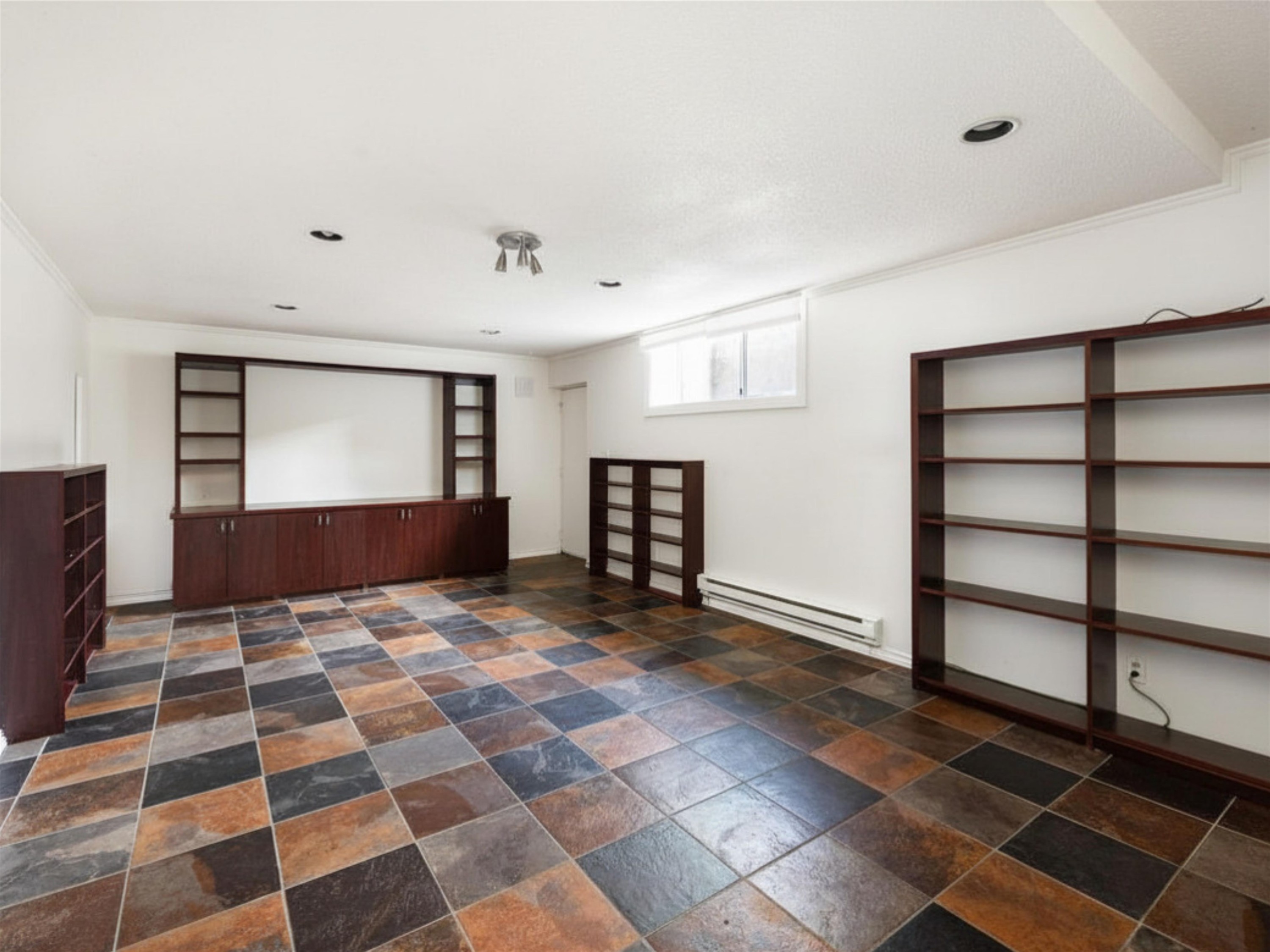 1565 Vinson Creek Road, West Vancouver, BC - Indoor Photo Showing Other Room