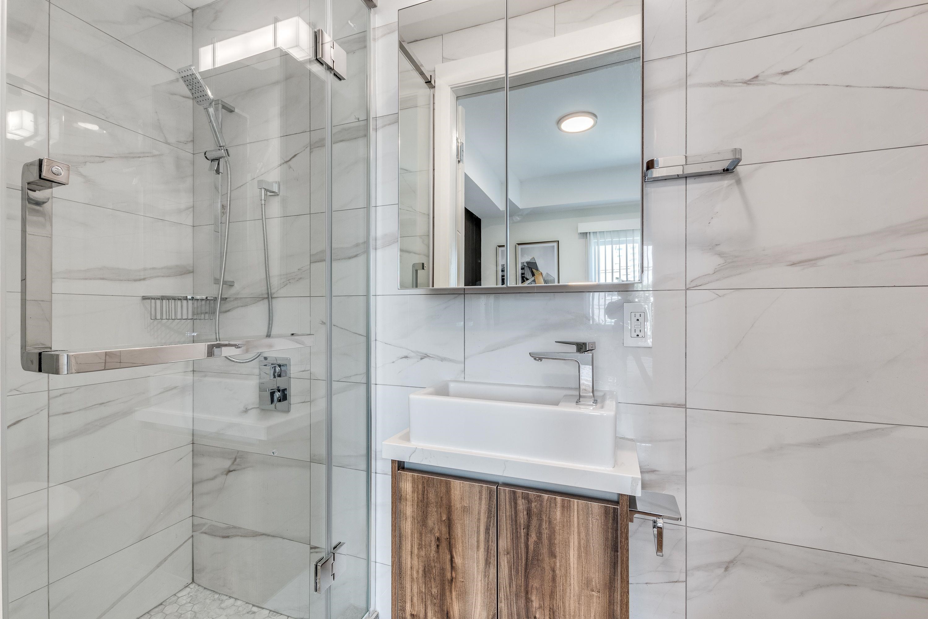 206-1168 Pendrell, Vancouver, BC