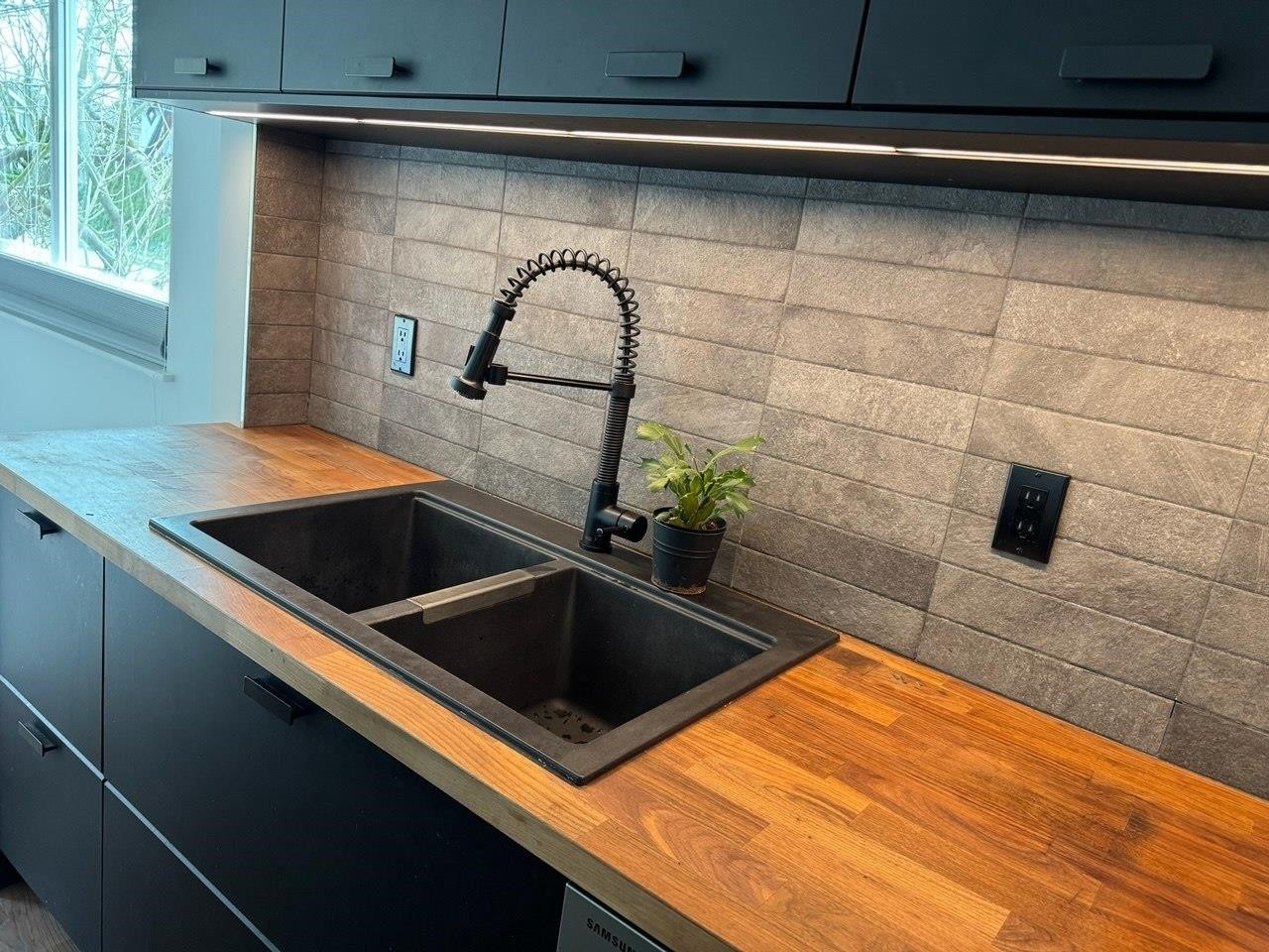 2790 12Th Avenue W, Vancouver, BC
