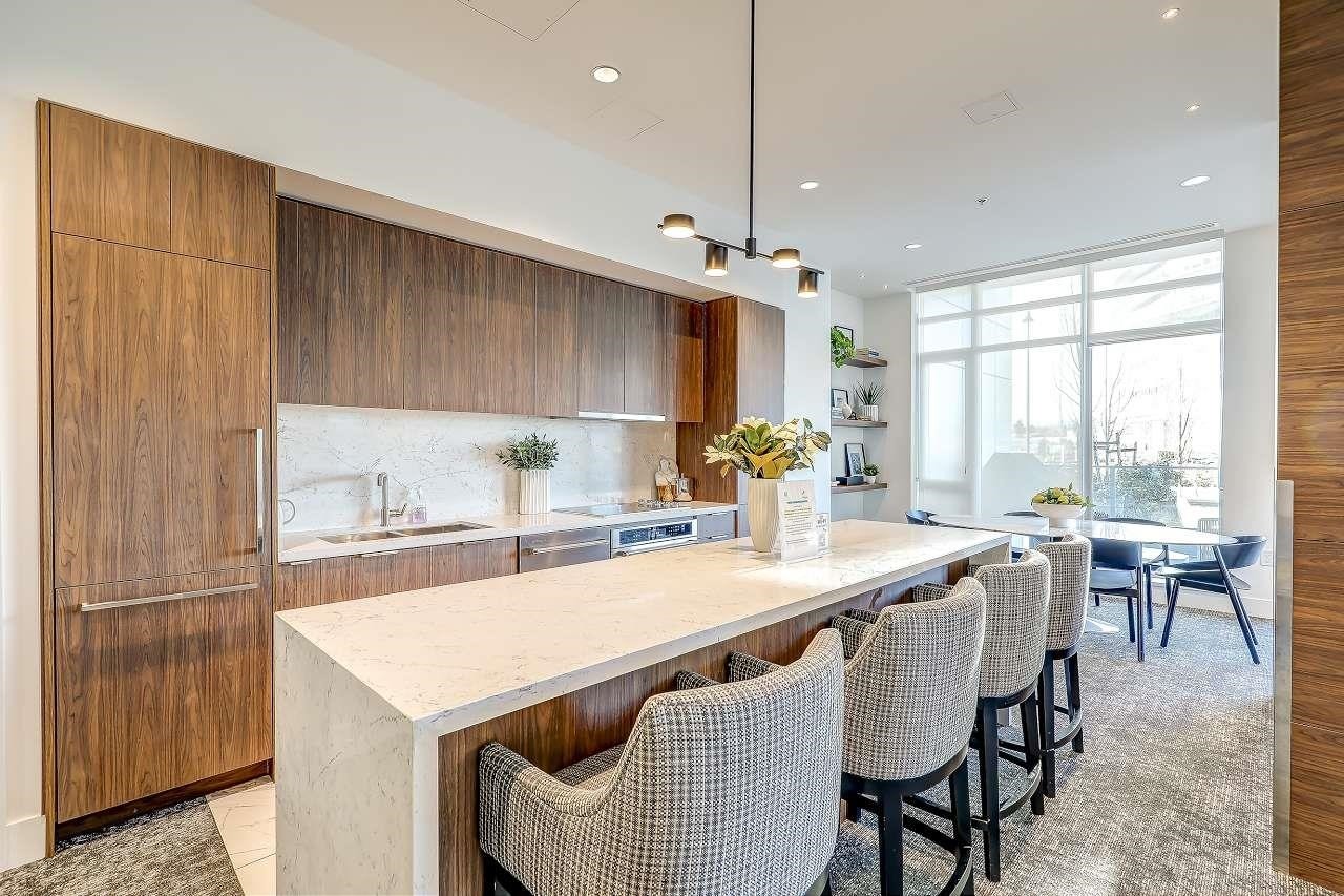 303-7683 Park Crescent, Burnaby, BC