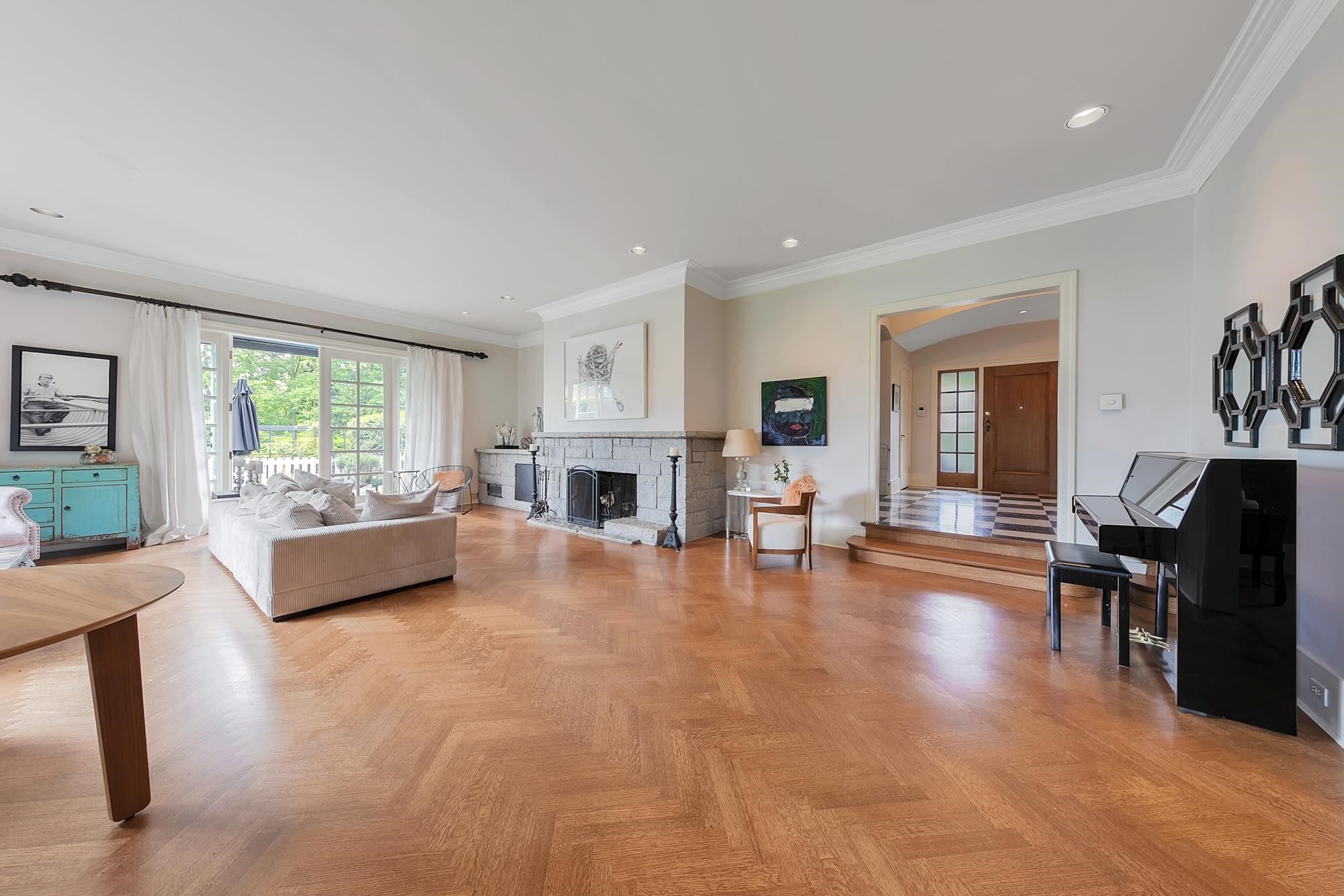 1850 Mathers Avenue, West Vancouver, BC