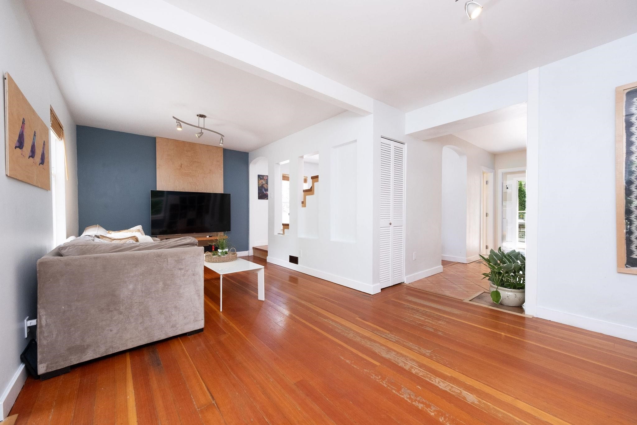 1075 Gladwin Drive, North Vancouver, BC