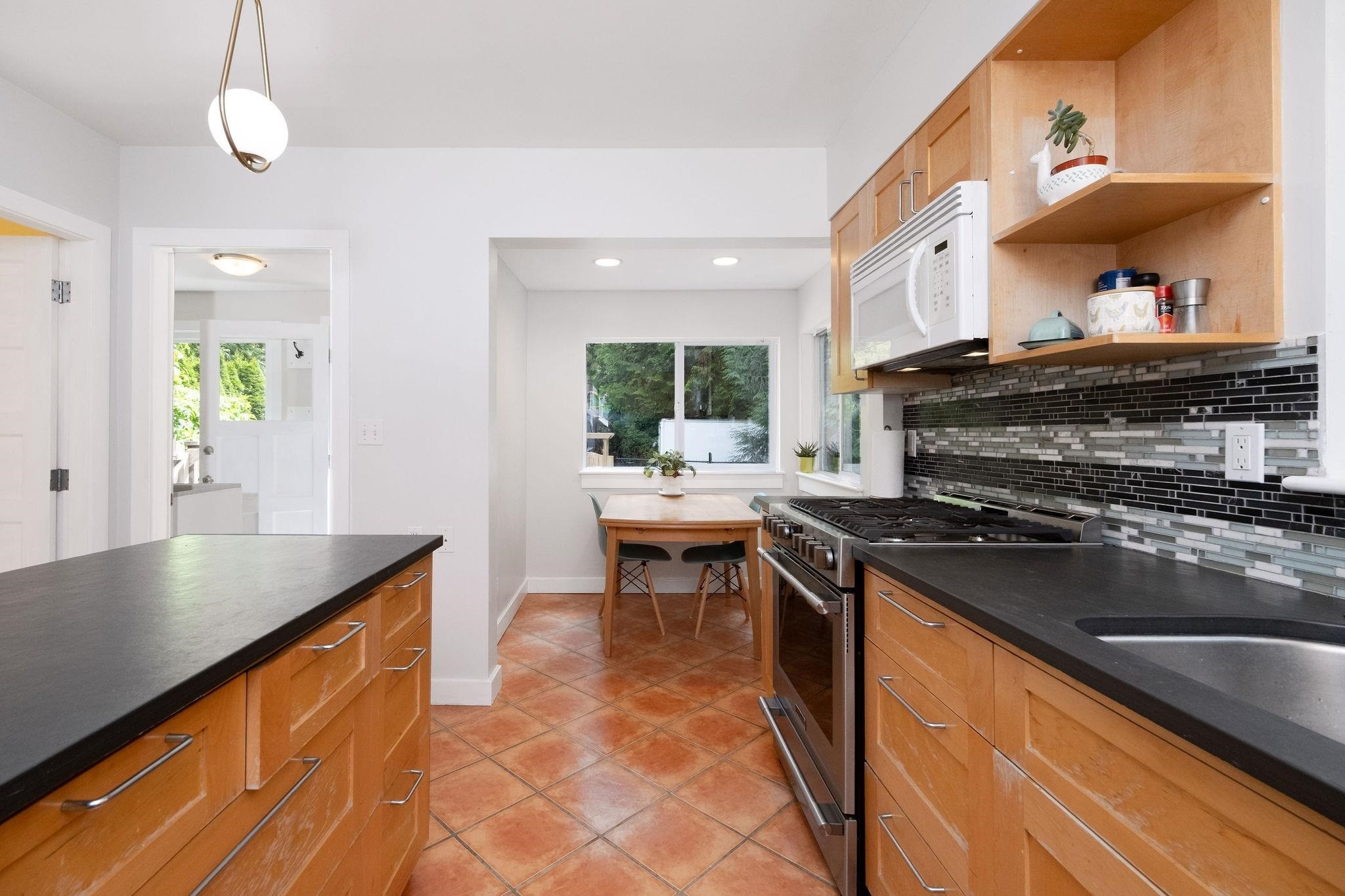 1075 Gladwin Drive, North Vancouver, BC