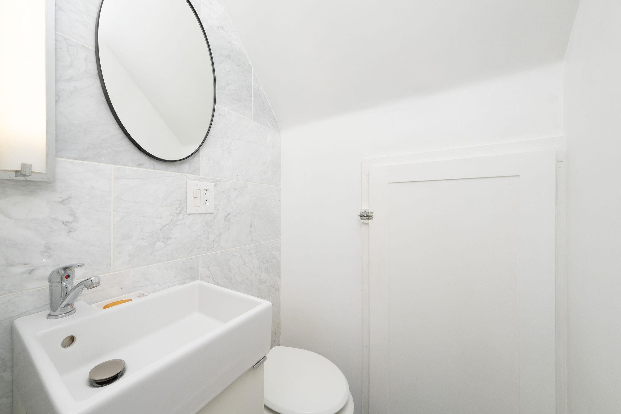 1075 Gladwin Drive, North Vancouver, BC