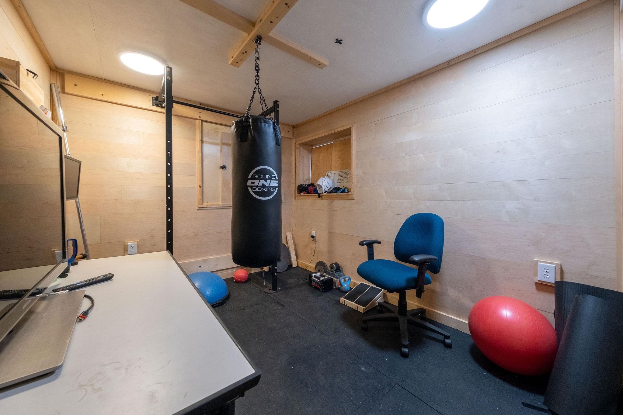 1075 Gladwin Drive, North Vancouver, BC