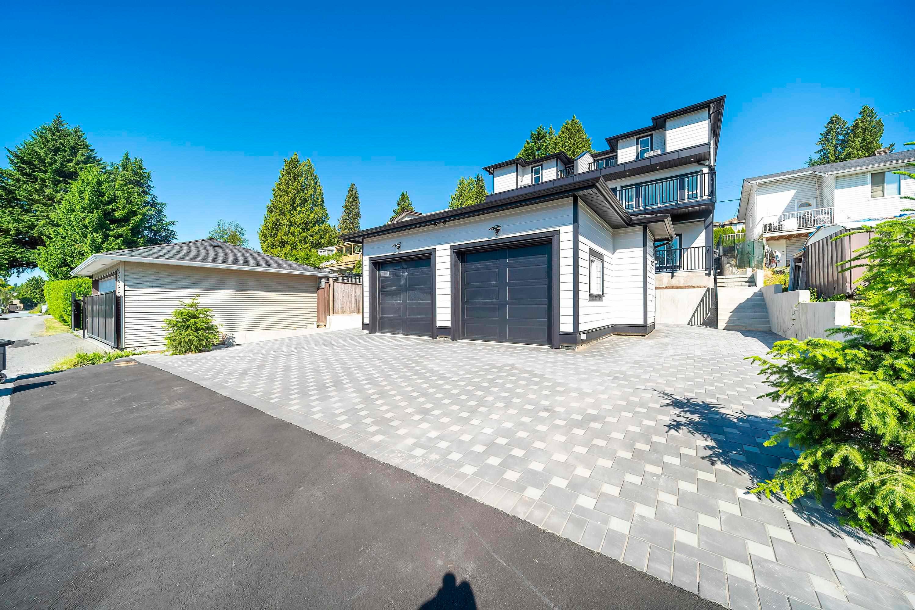 8012-11Th Ave, Burnaby, BC