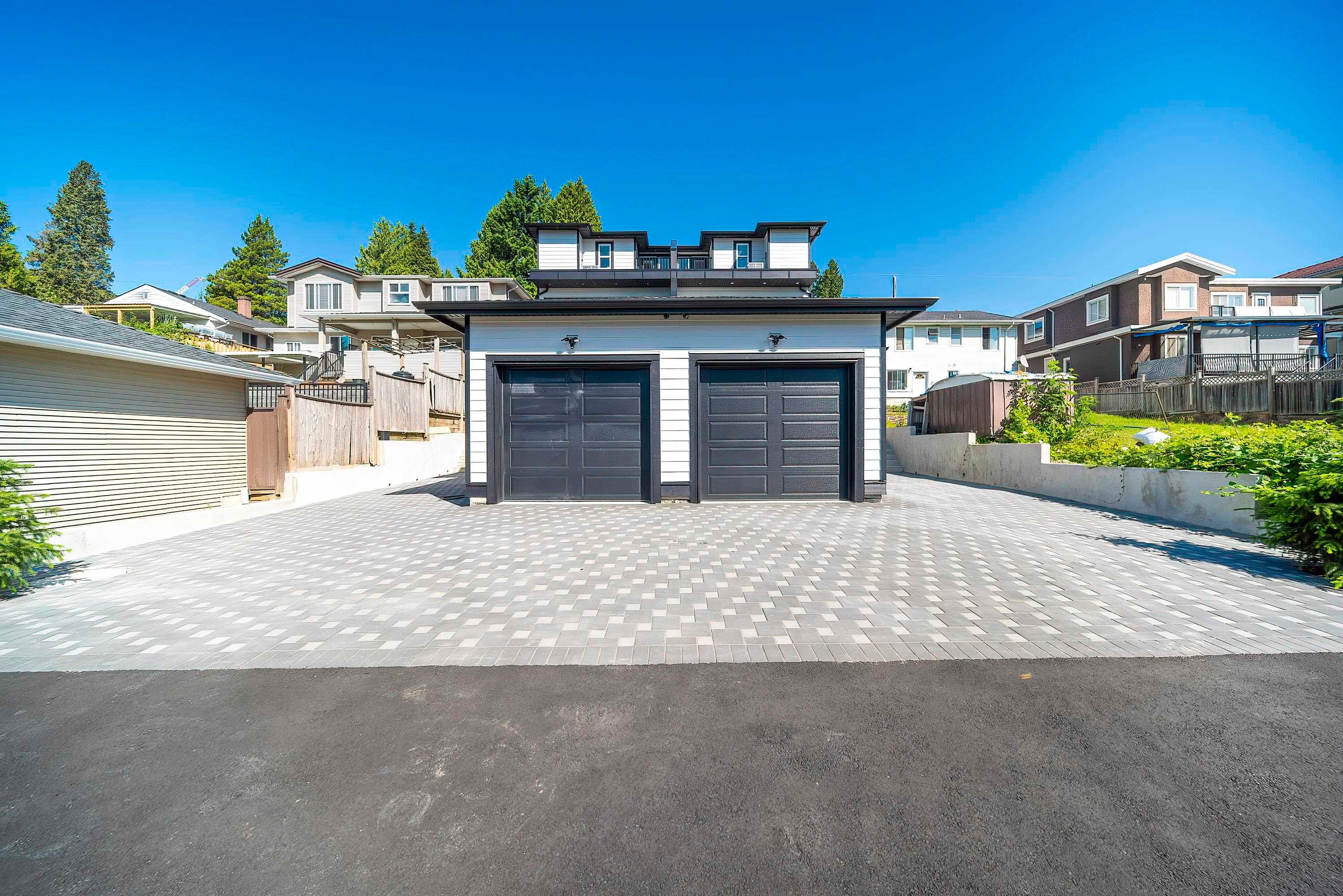 8012-11Th Ave, Burnaby, BC