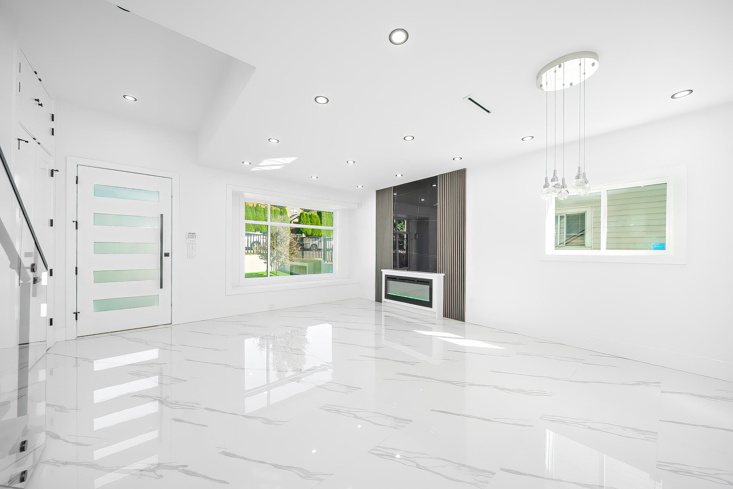 8012-11Th Ave, Burnaby, BC