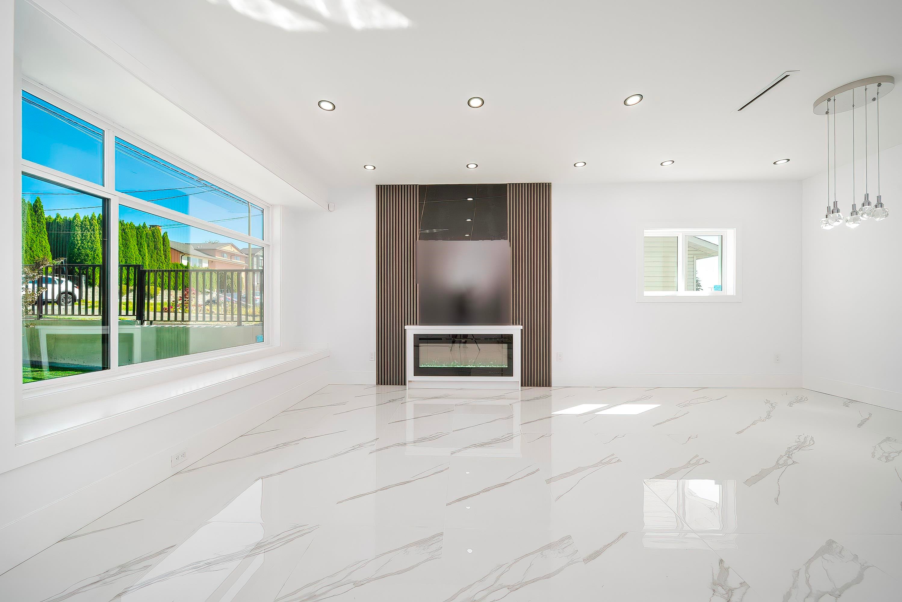8012-11Th Ave, Burnaby, BC