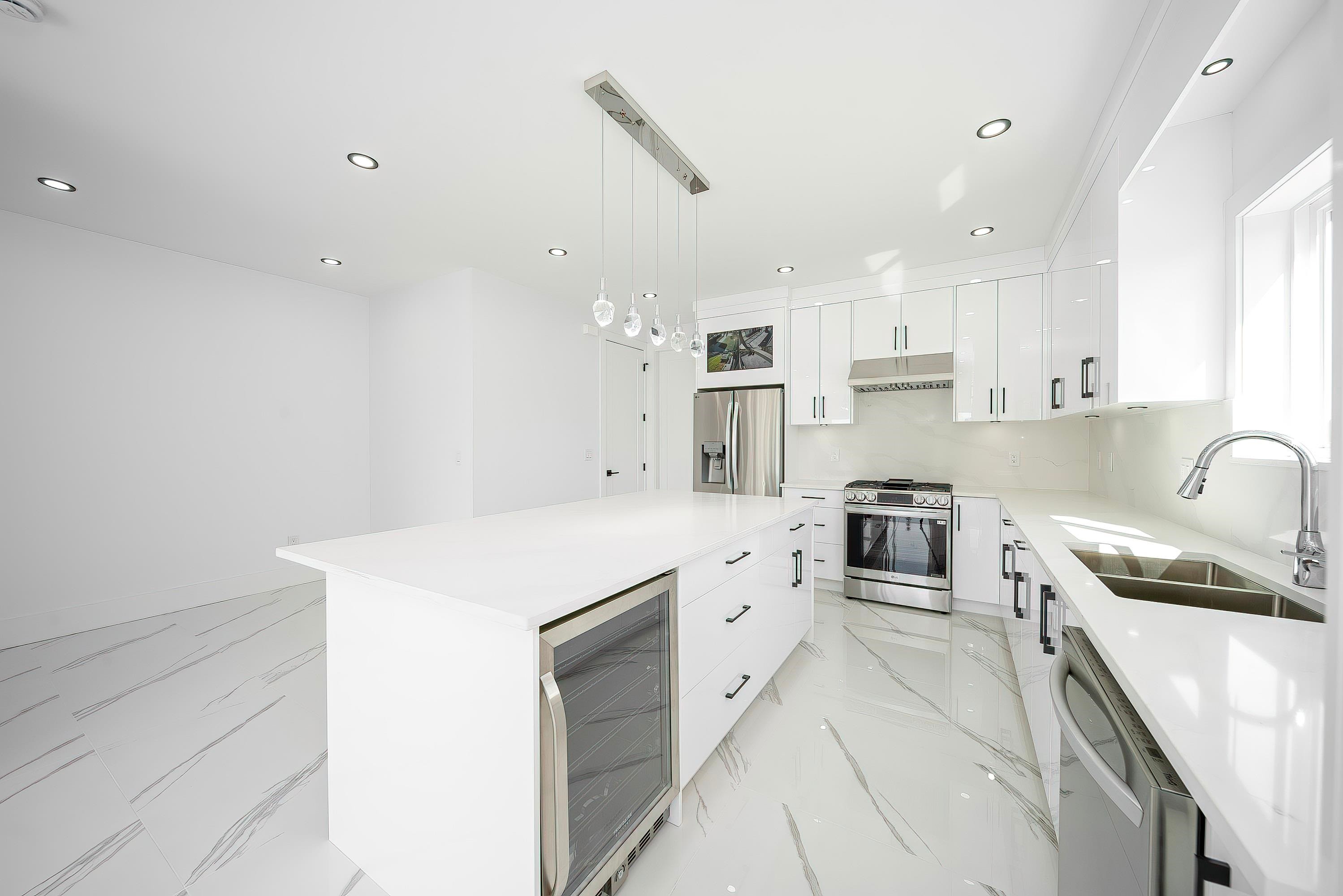 8012-11Th Ave, Burnaby, BC