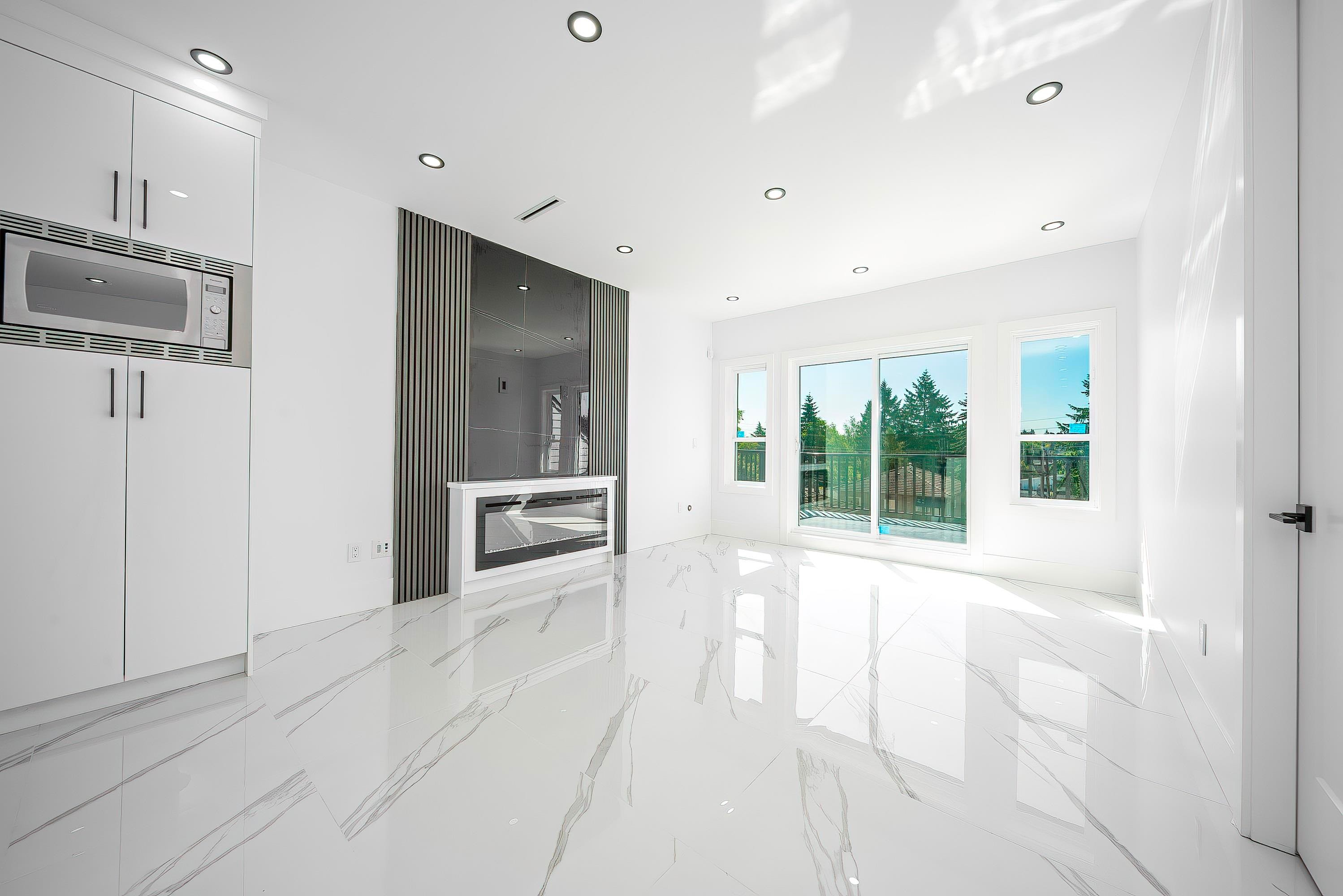 8012-11Th Ave, Burnaby, BC