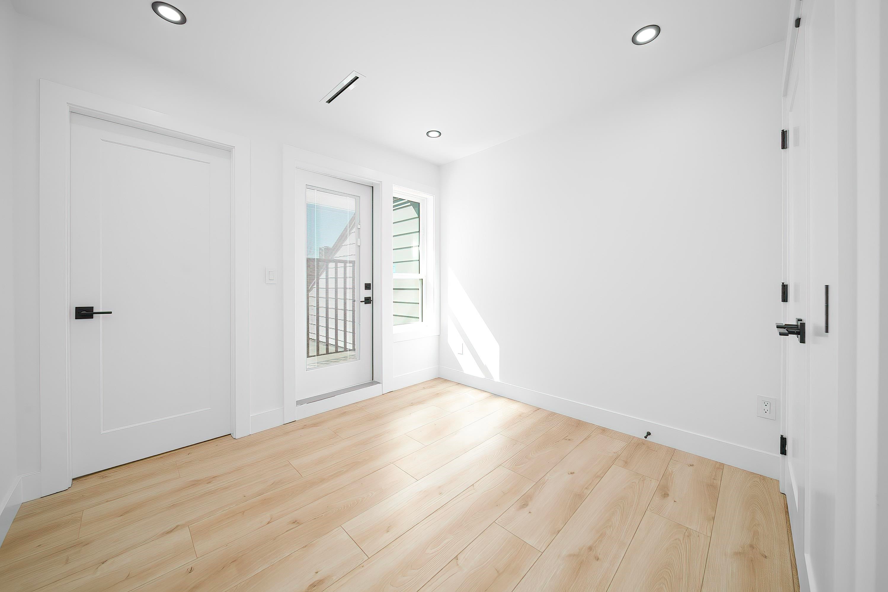 8012-11Th Ave, Burnaby, BC