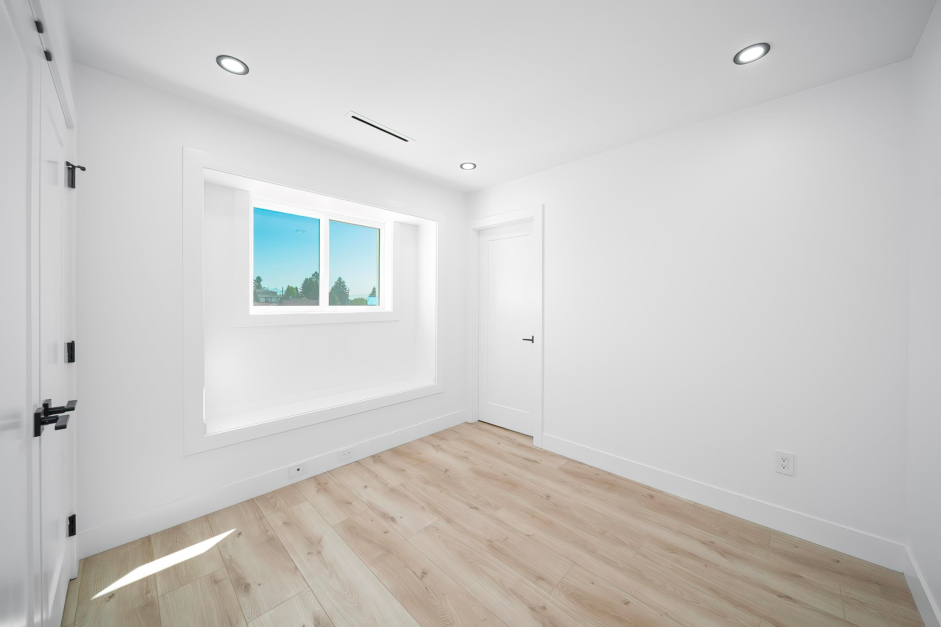 8012-11Th Ave, Burnaby, BC