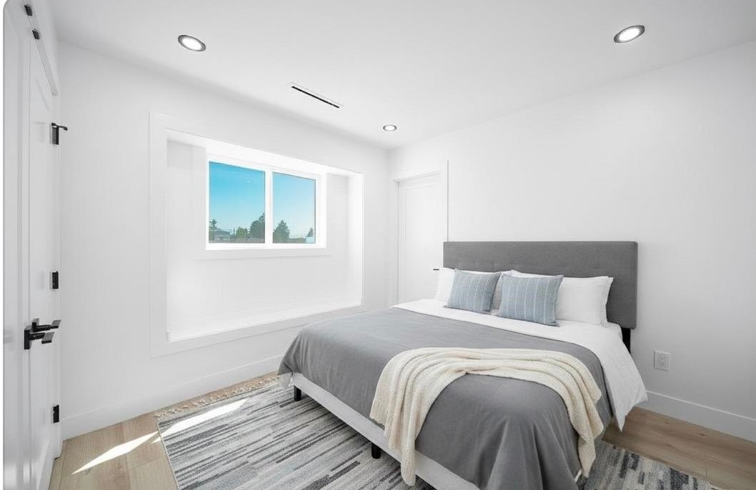 8012-11Th Ave, Burnaby, BC