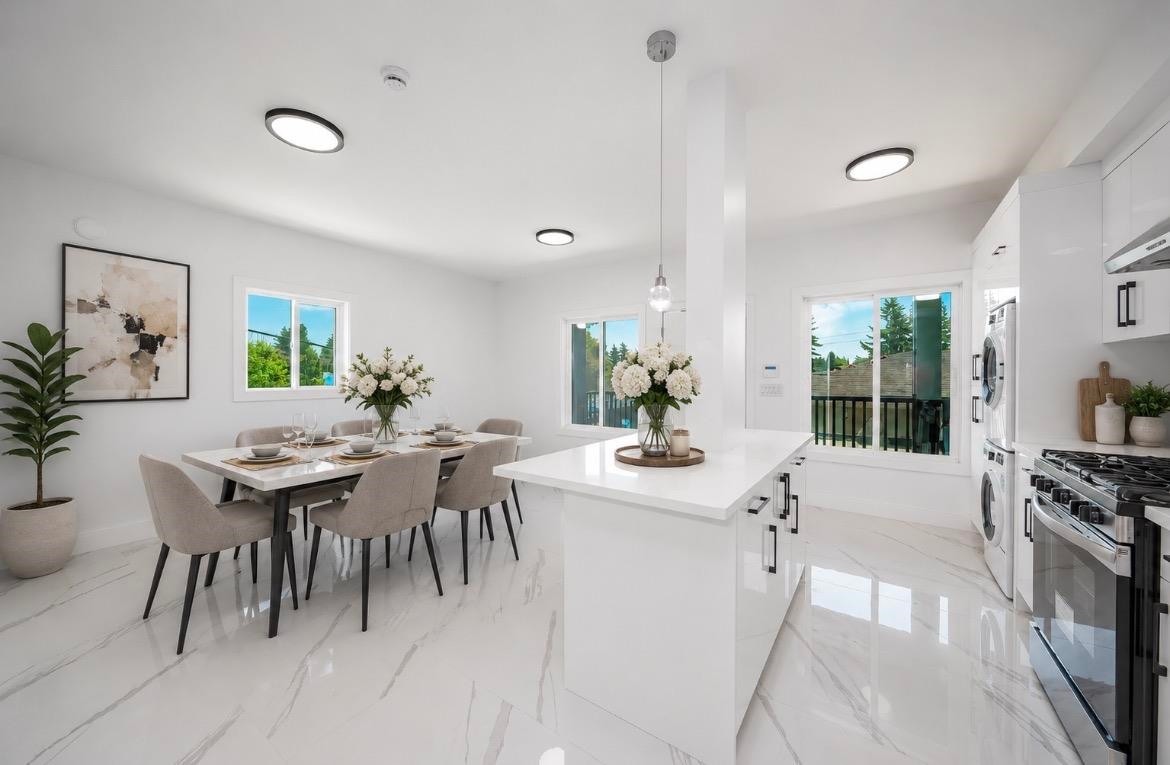 8012-11Th Ave, Burnaby, BC