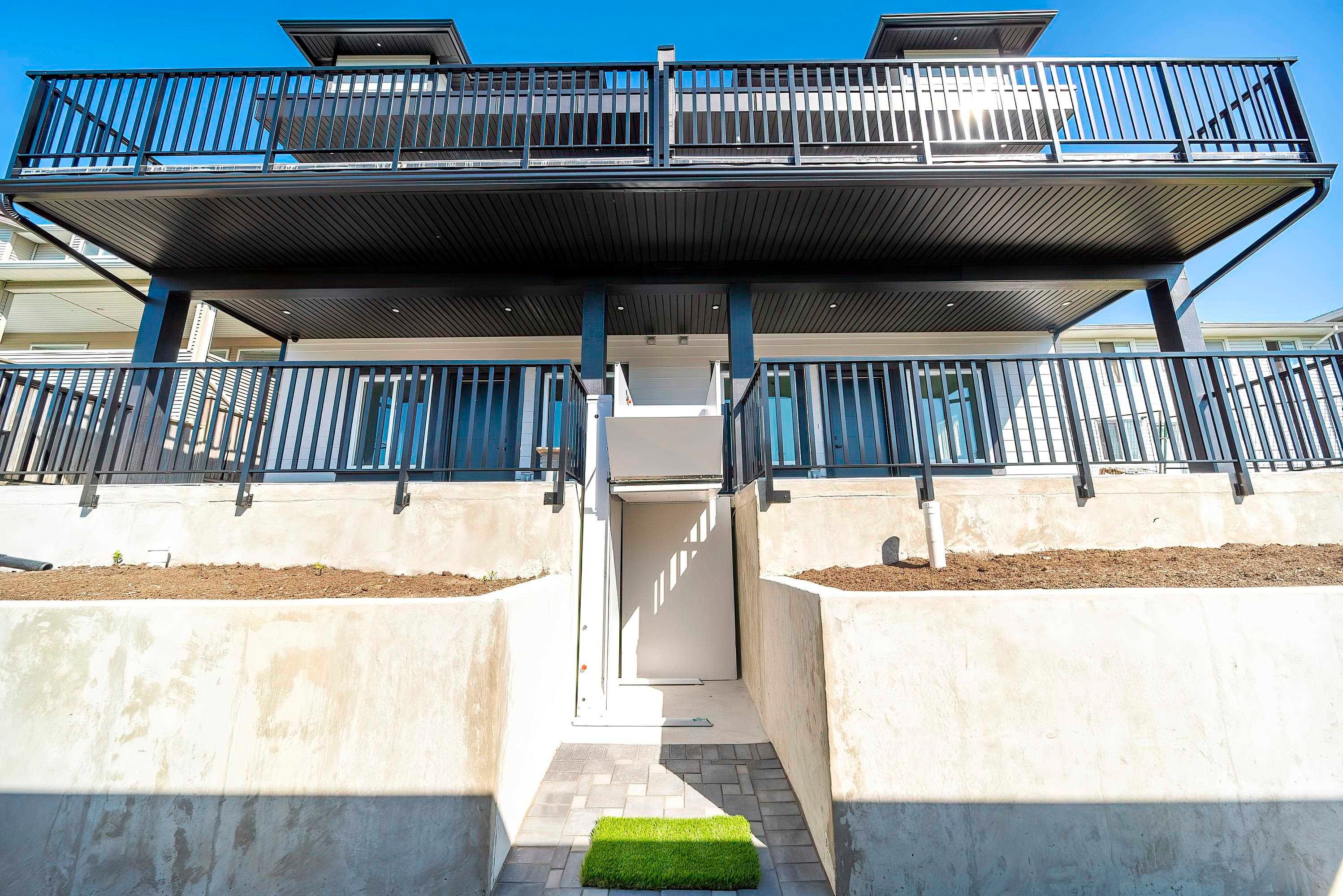 8012-11Th Ave, Burnaby, BC