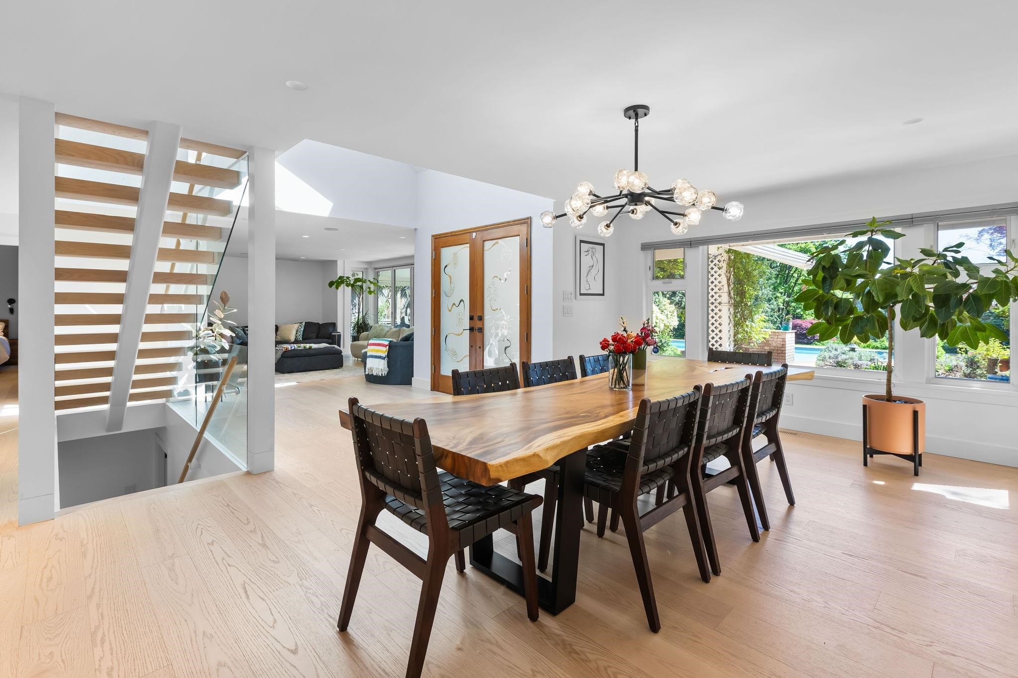 537 Eastcot Road, West Vancouver, BC