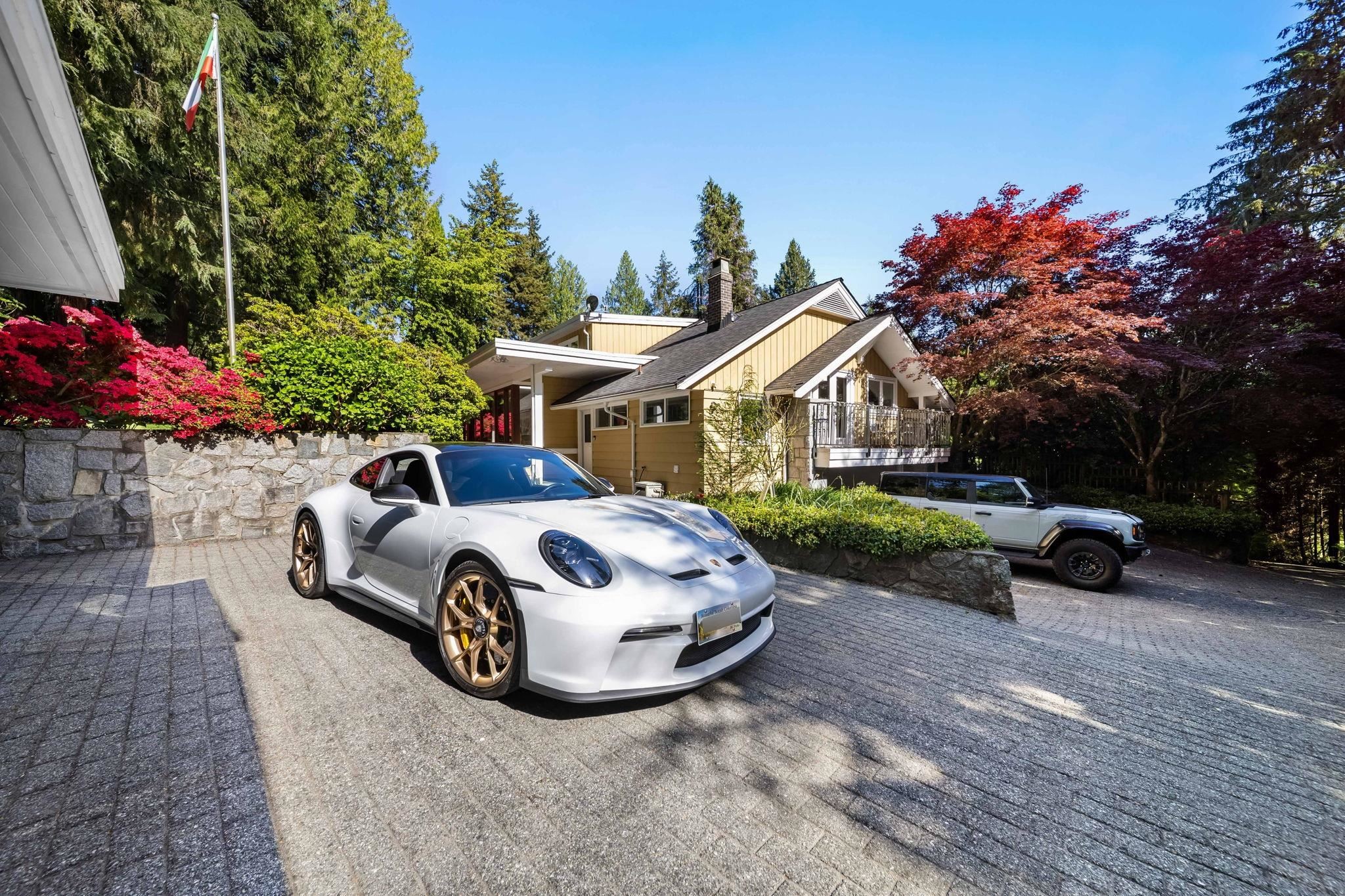 537 Eastcot Road, West Vancouver, BC