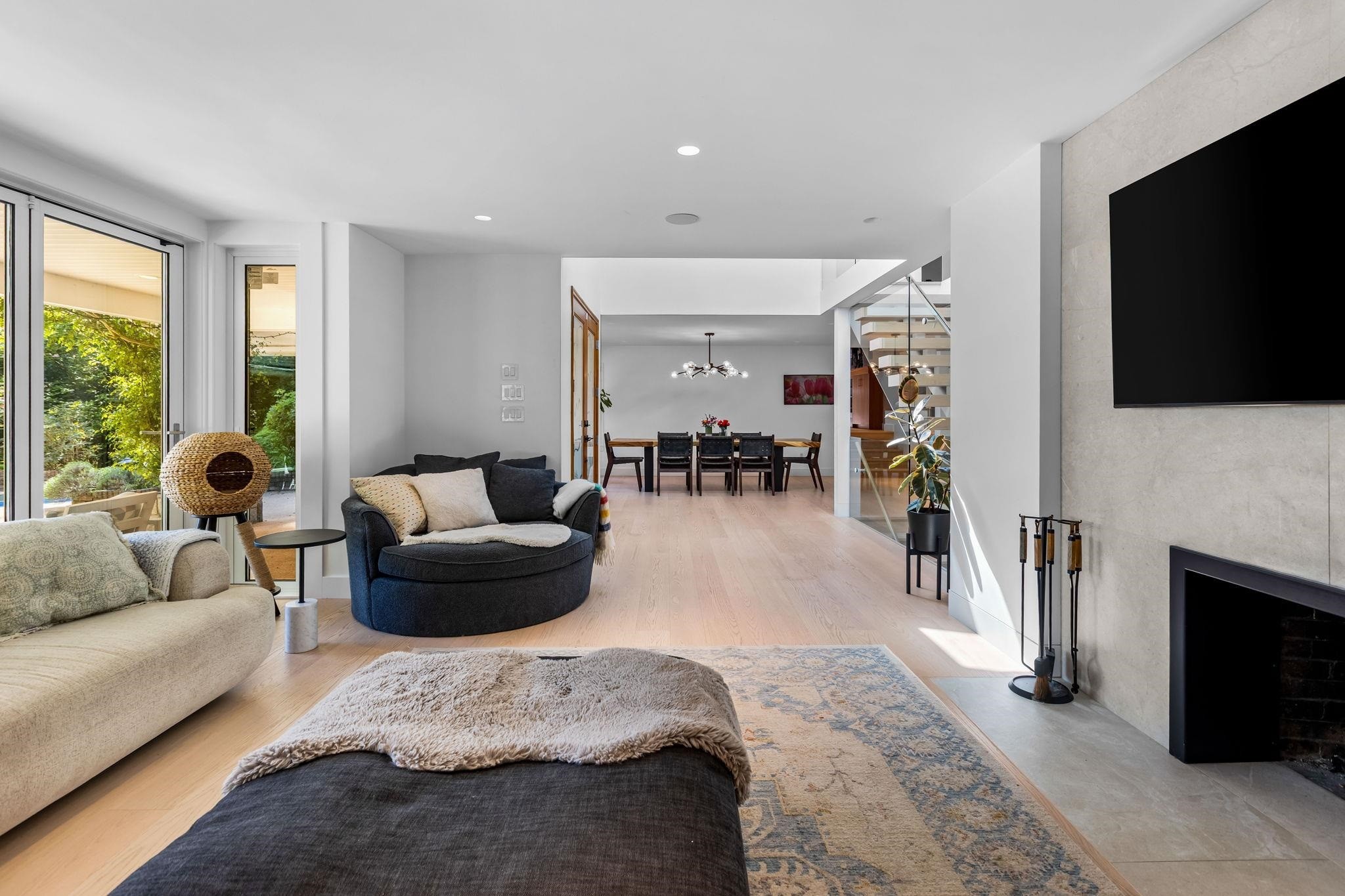 537 Eastcot Road, West Vancouver, BC