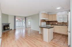 4-689 Park Road Gibsons, BC V0N 1V7