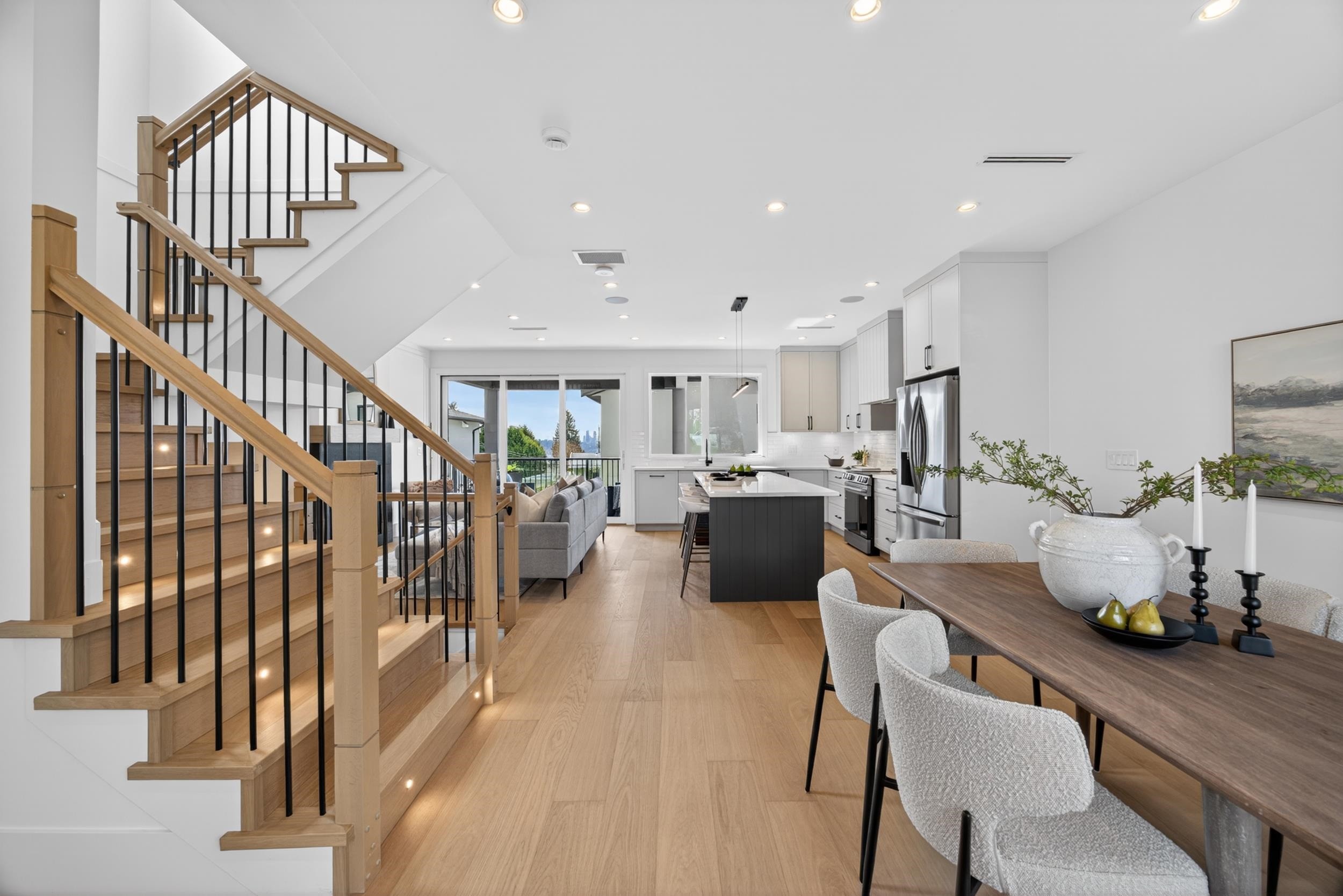 1152 Charland Avenue, Coquitlam, BC
