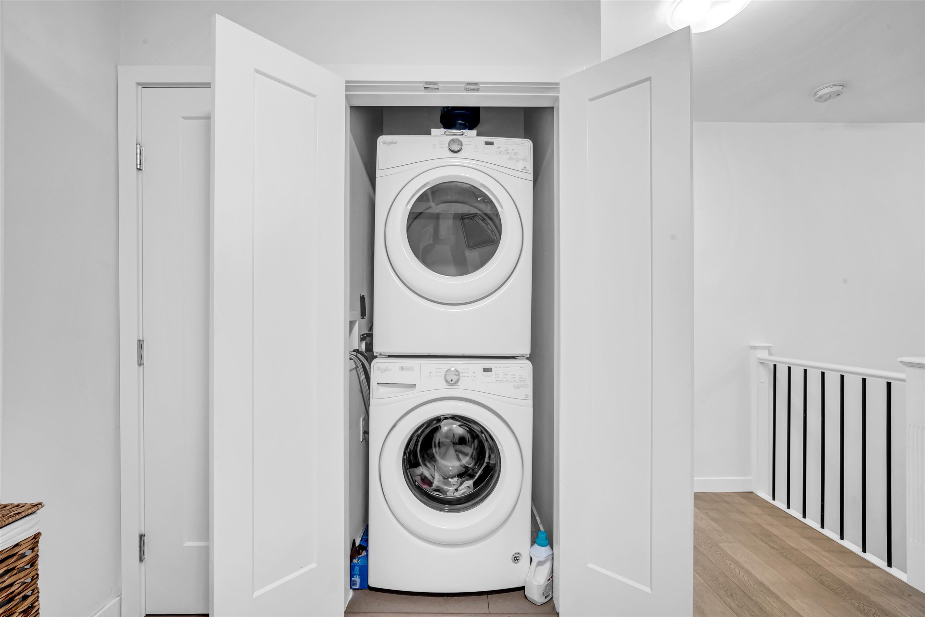 2021 10Th Avenue W, Vancouver, BC - Indoor Photo Showing Laundry Room