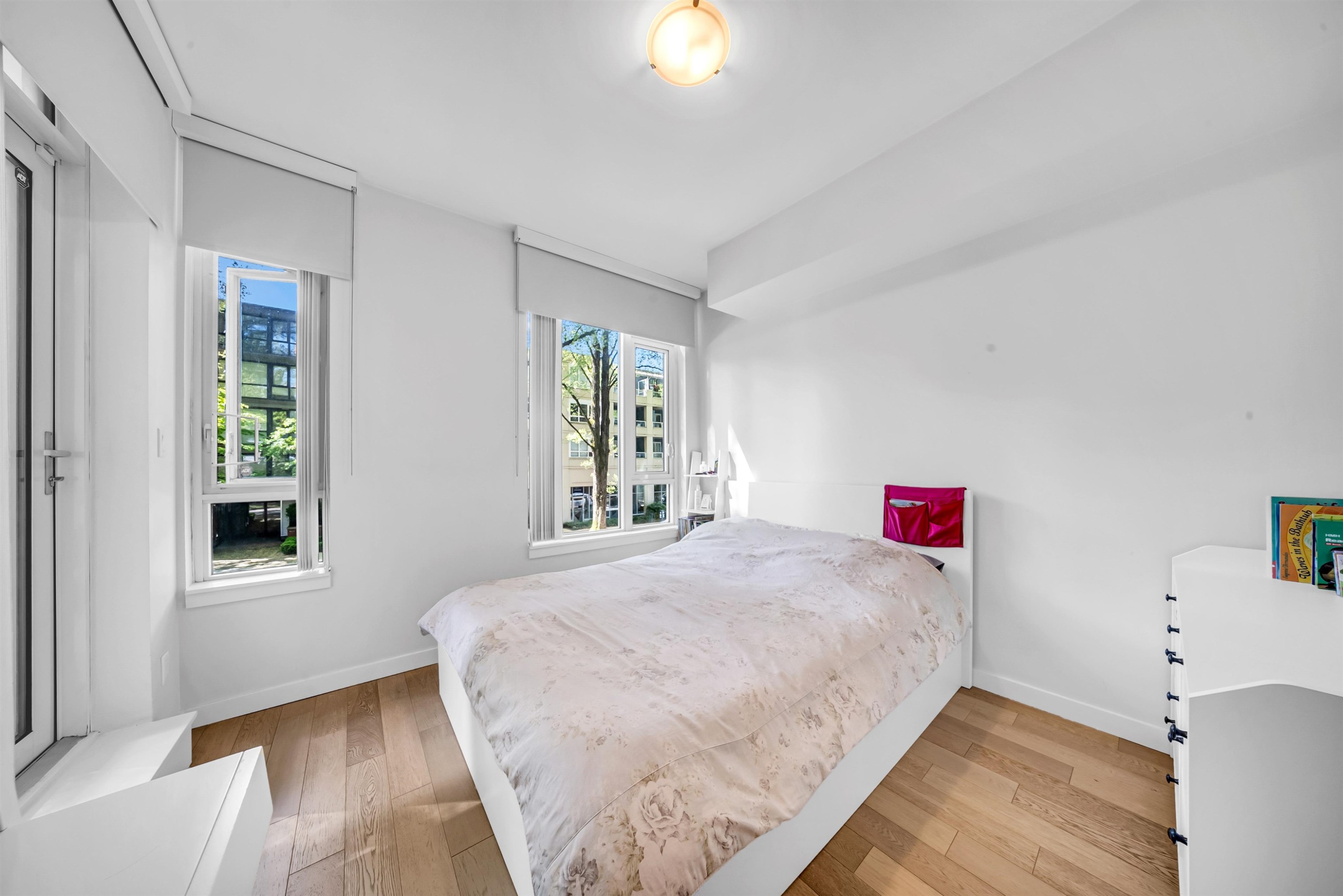 2021 10Th Avenue W, Vancouver, BC - Indoor Photo Showing Bedroom