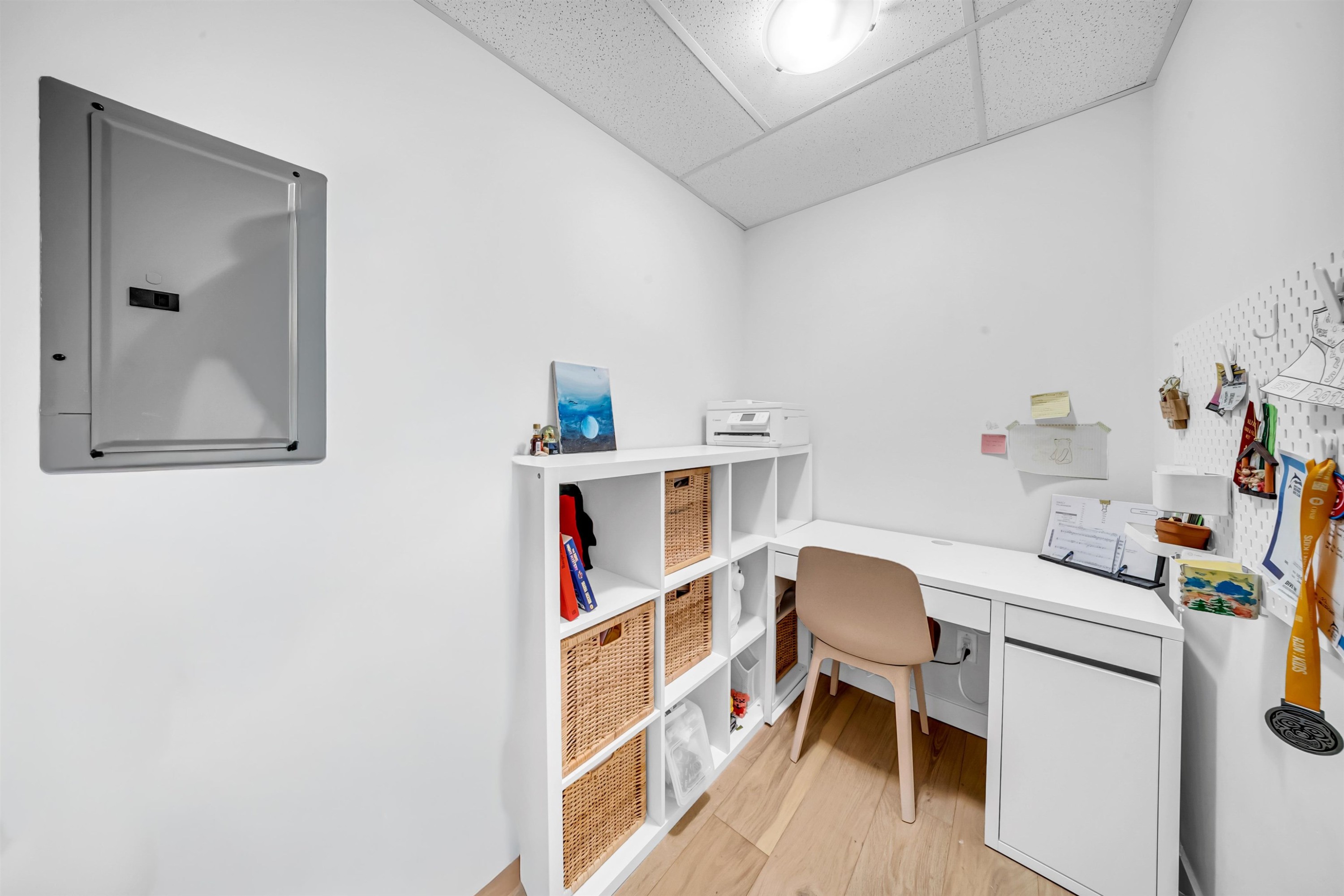 2021 10Th Avenue W, Vancouver, BC - Indoor Photo Showing Office