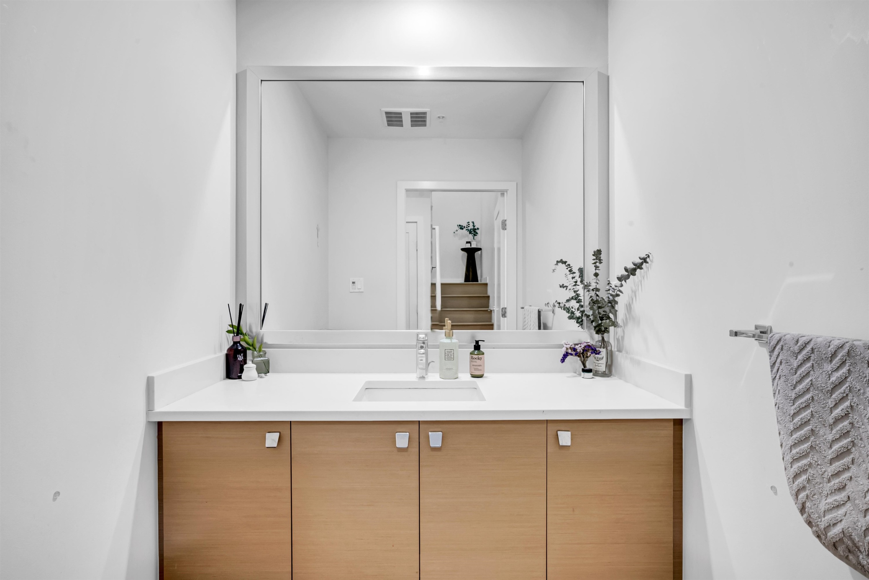 2021 10Th Avenue W, Vancouver, BC - Indoor Photo Showing Bathroom