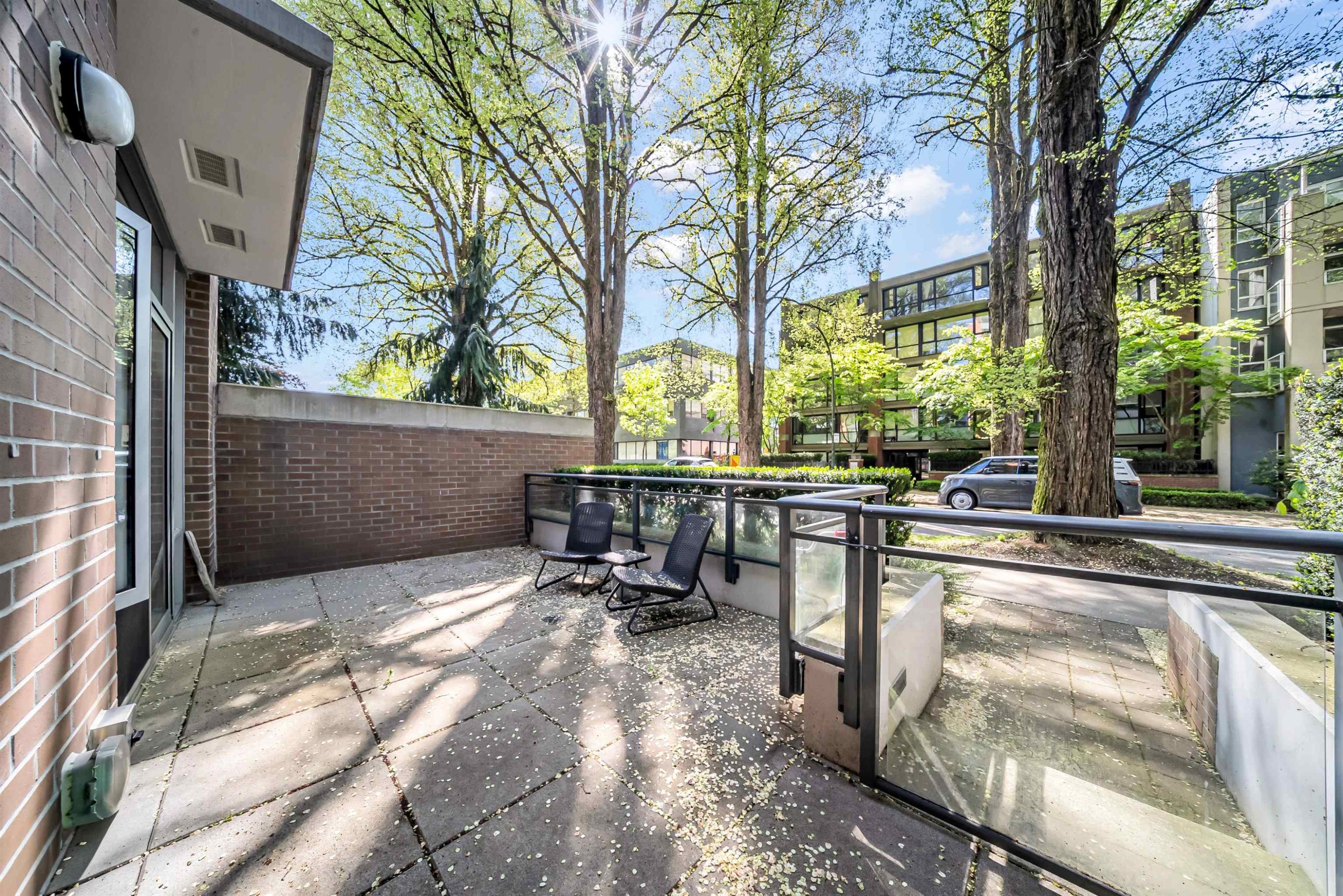 2021 10Th Avenue W, Vancouver, BC - Outdoor With Exterior