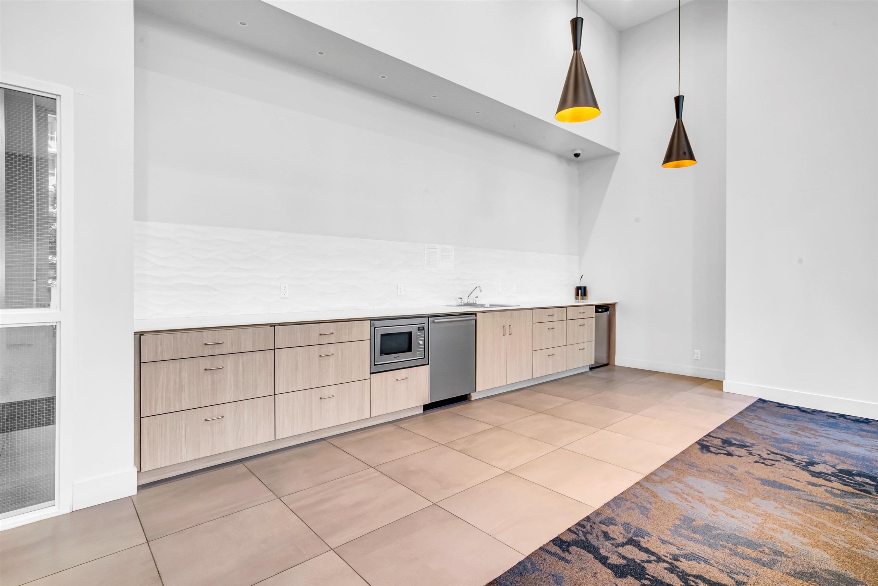 2021 10Th Avenue W, Vancouver, BC - Indoor