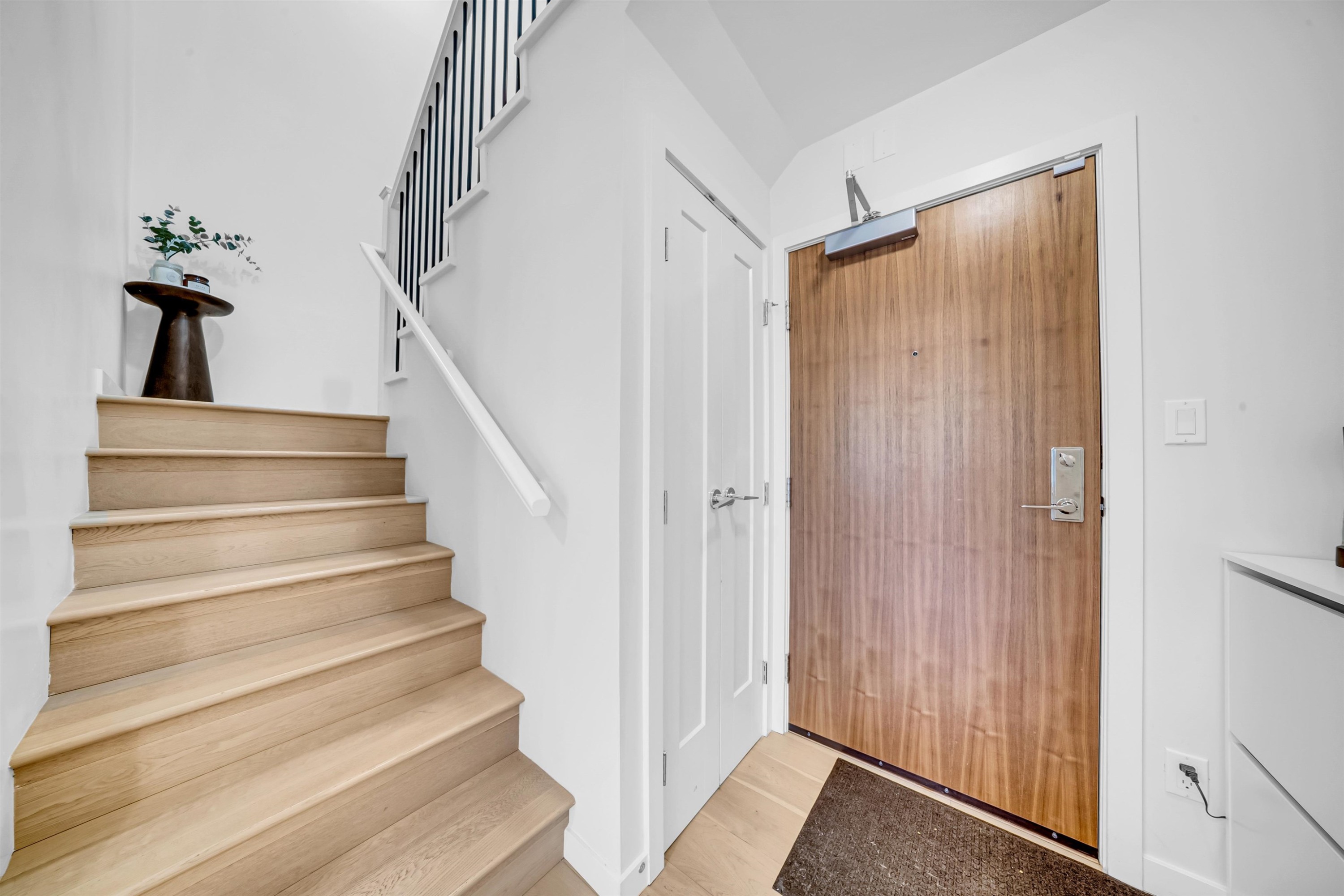 2021 10Th Avenue W, Vancouver, BC - Indoor Photo Showing Other Room
