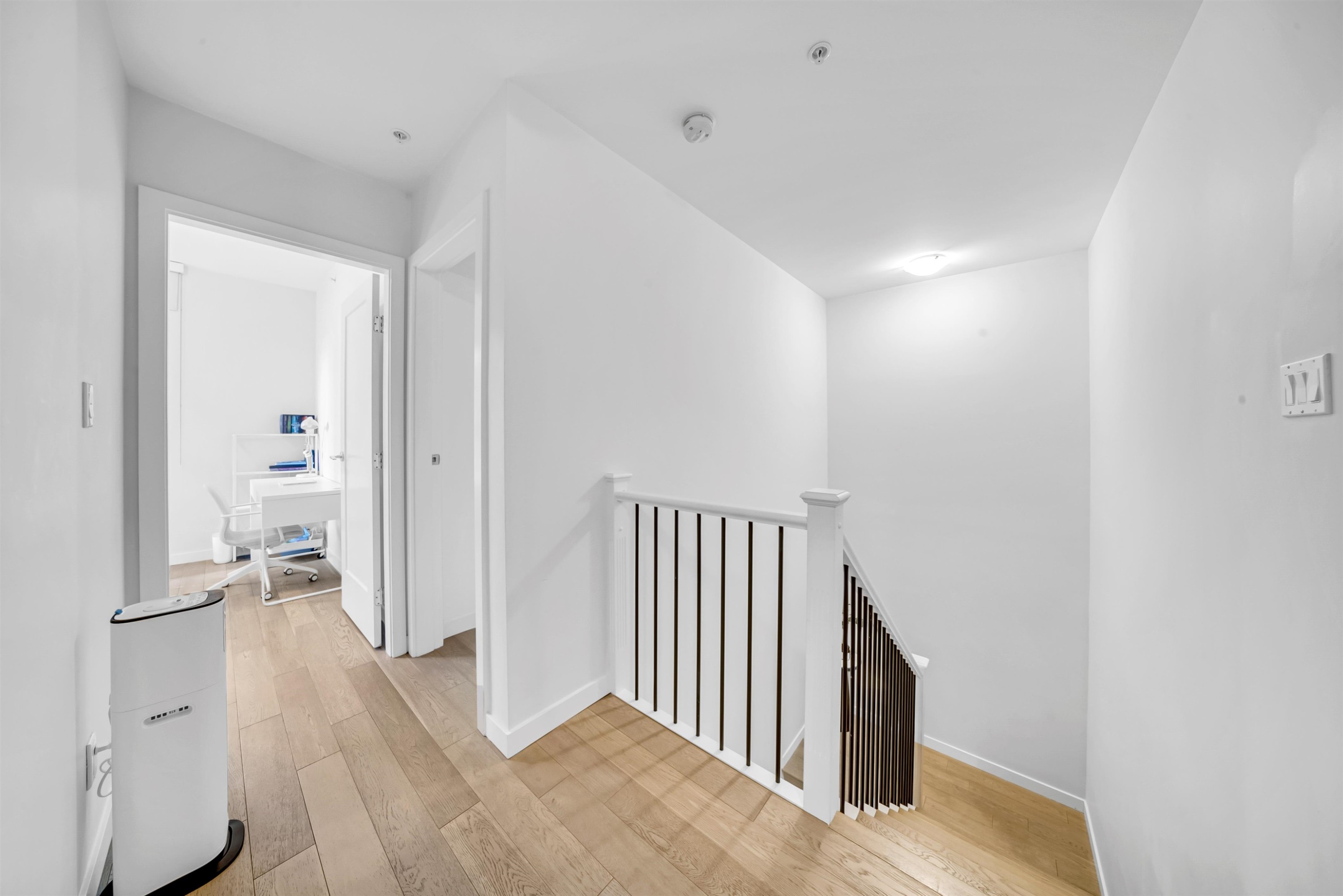 2021 10Th Avenue W, Vancouver, BC - Indoor Photo Showing Other Room