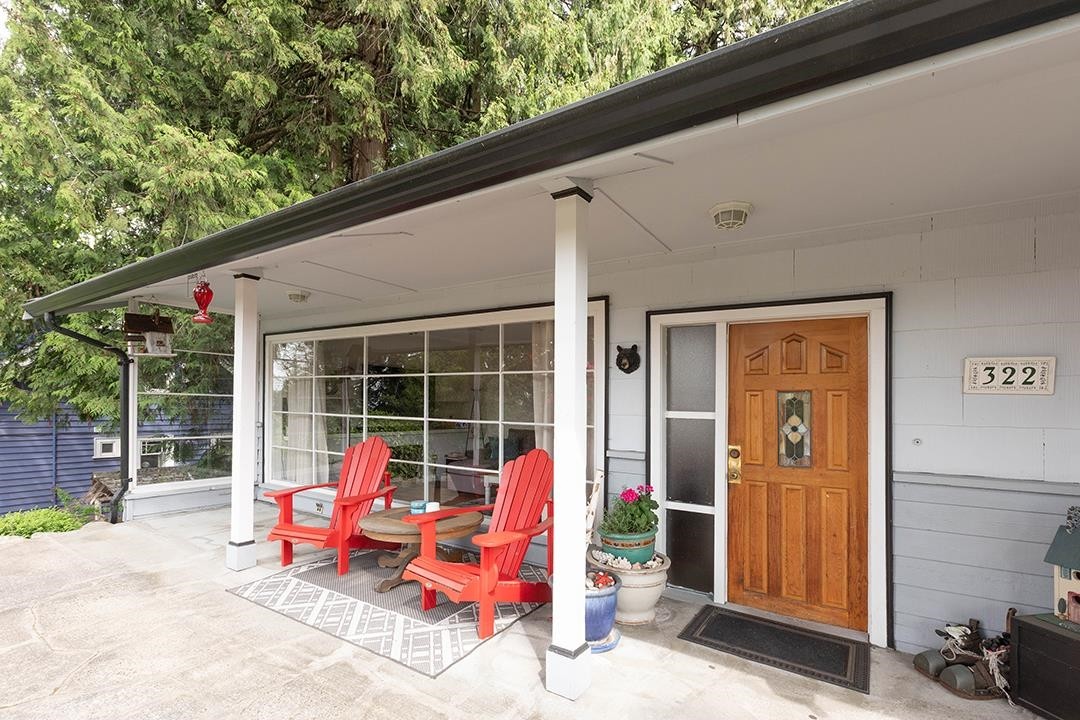 322 25Th Street E, North Vancouver, BC