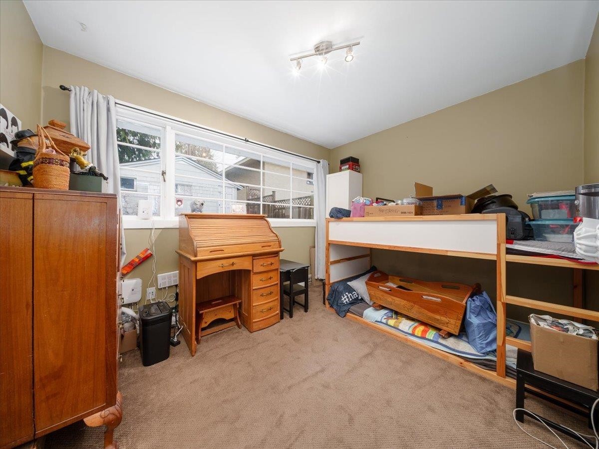 322 25Th Street E, North Vancouver, BC
